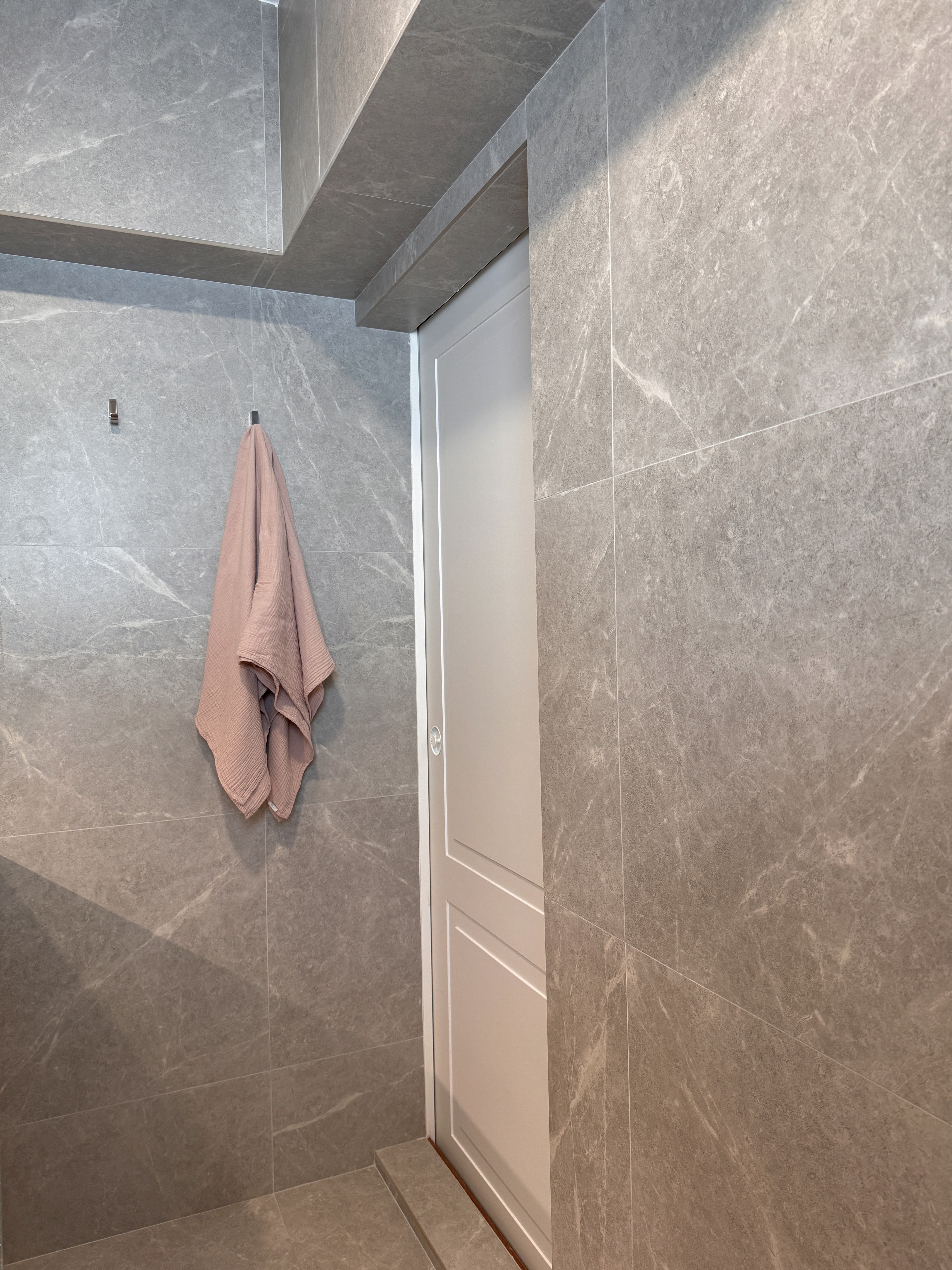 A Curved Glass Wall in Your Bathroom? See How We Made It Work!