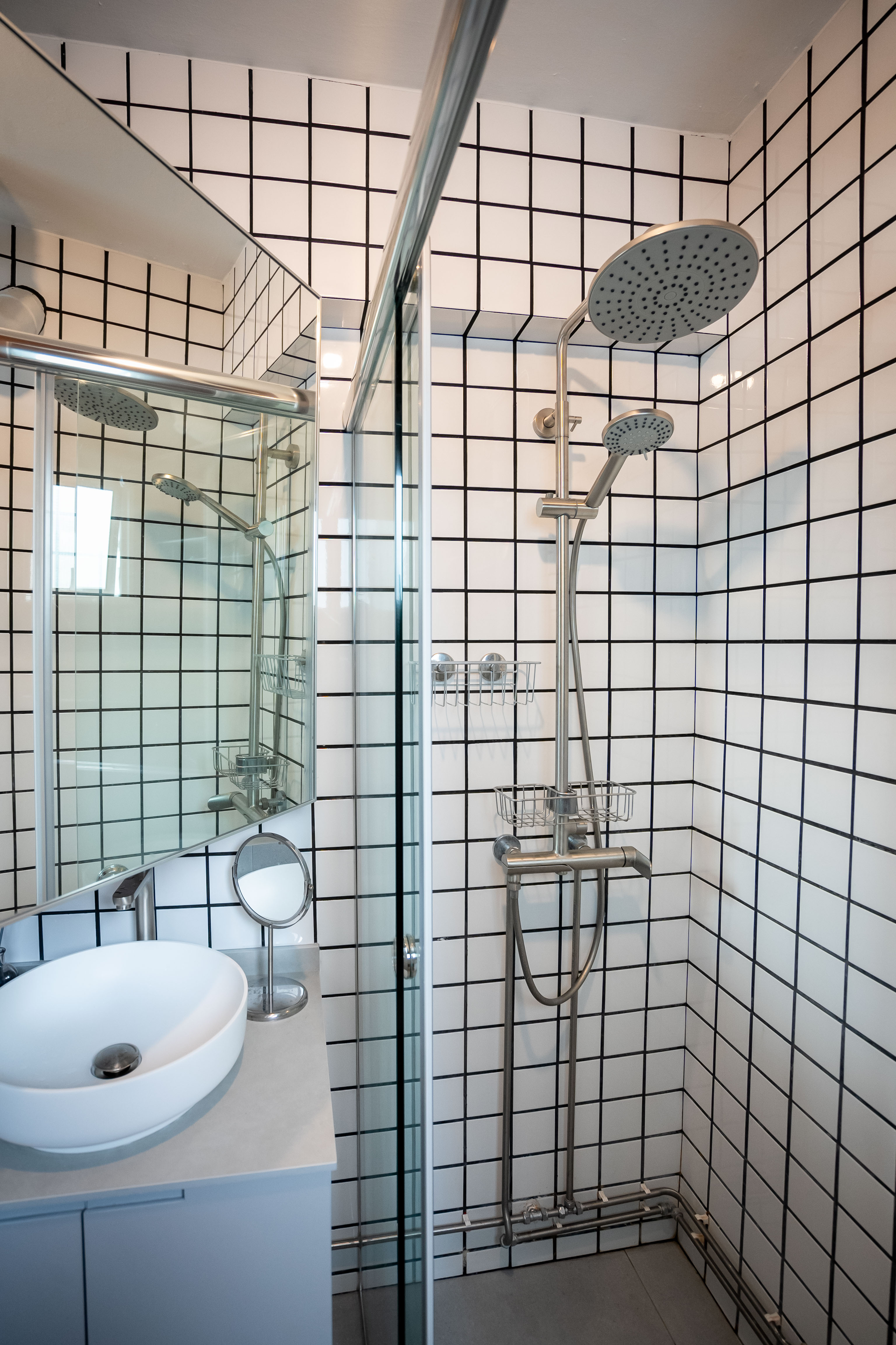 Tiny bathroom that's big on style