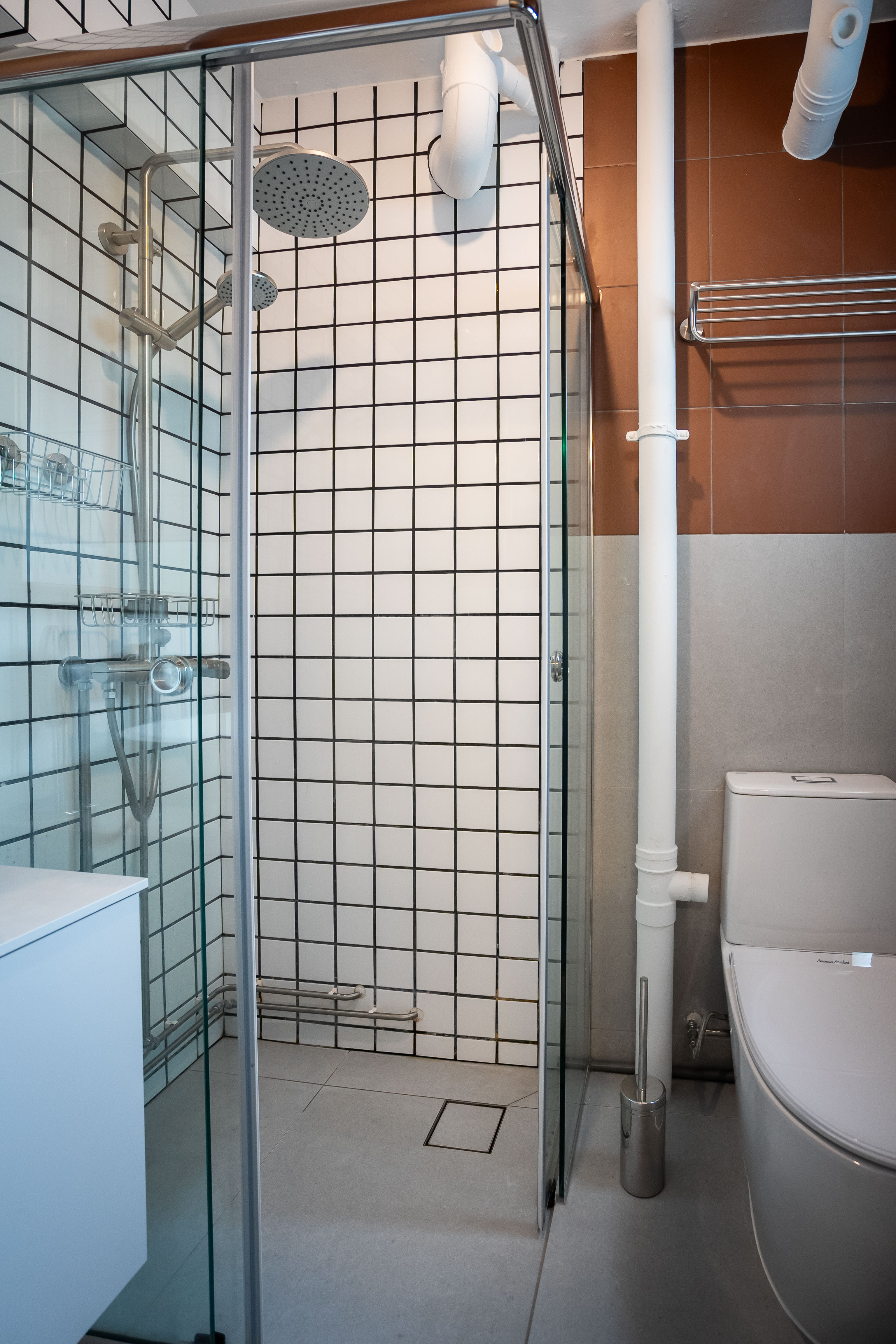 Tiny bathroom that's big on style