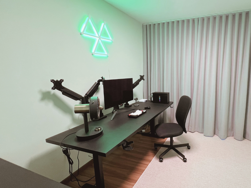 Home Workspace | Green and Relaxing | 5rm BTO in Tampines