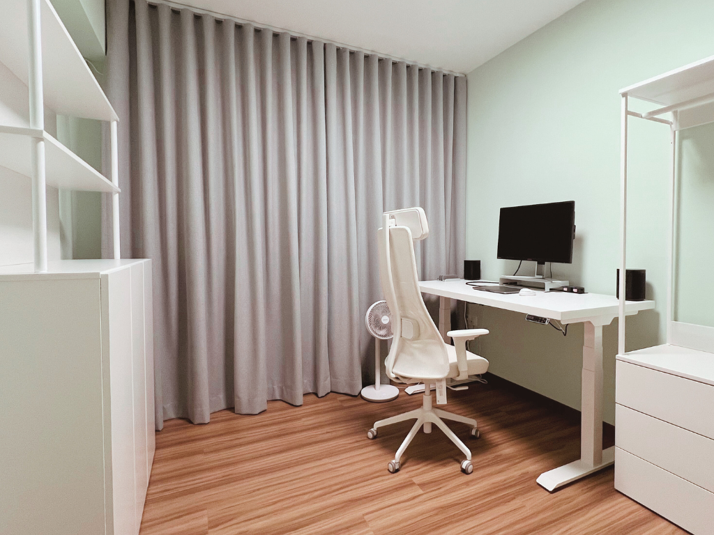 Home Workspace | Green and Relaxing | 5rm BTO in Tampines