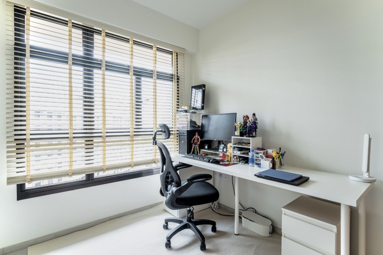Mancave/-spare-guest-room-:-zero-carpentry-