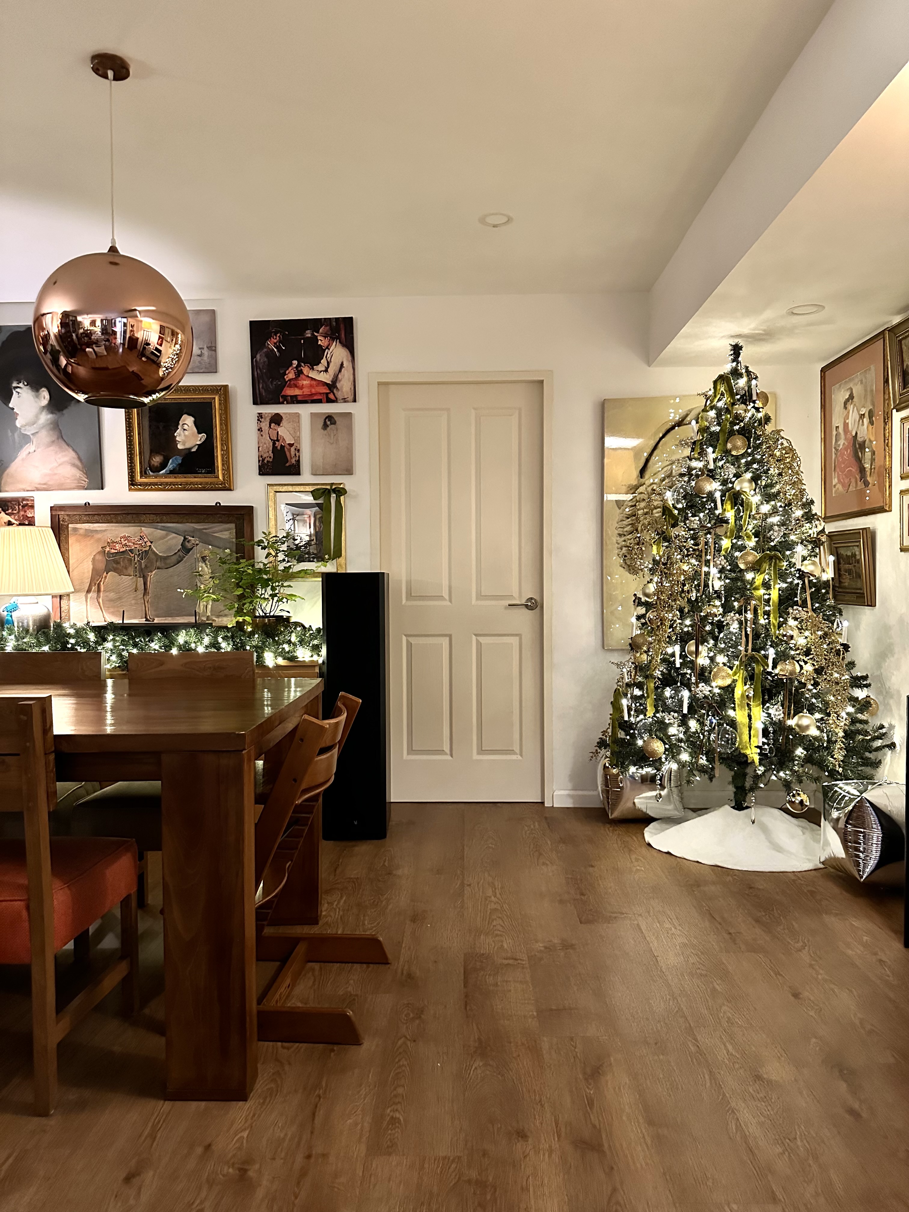 🎅🏼-Ho-Ho-Home:-A-Peek-Inside-Our-Seasonal-Christmas-Decor-🎄