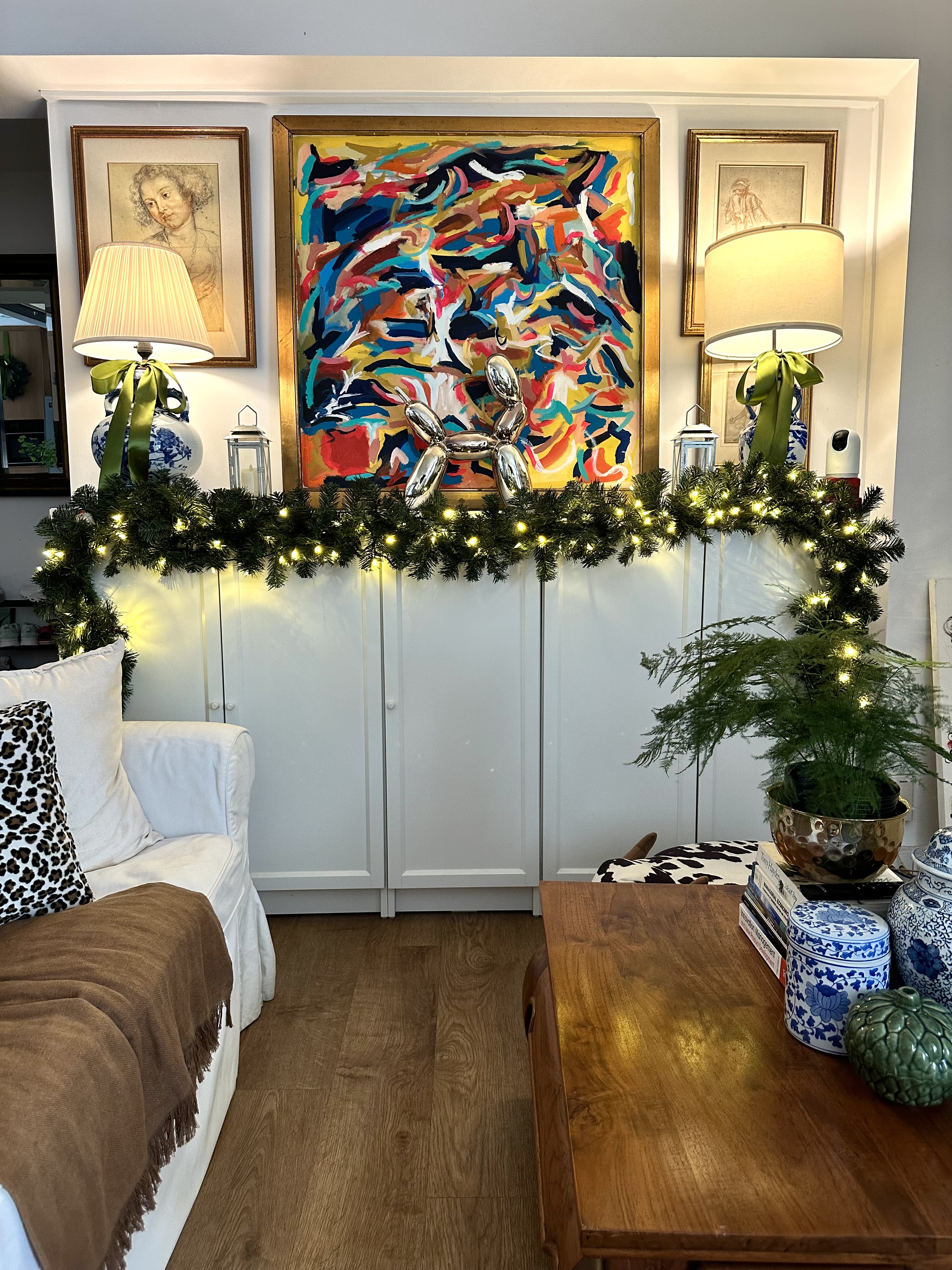 🎅🏼 Ho Ho Home: A Peek Inside Our Seasonal Christmas Decor 🎄
