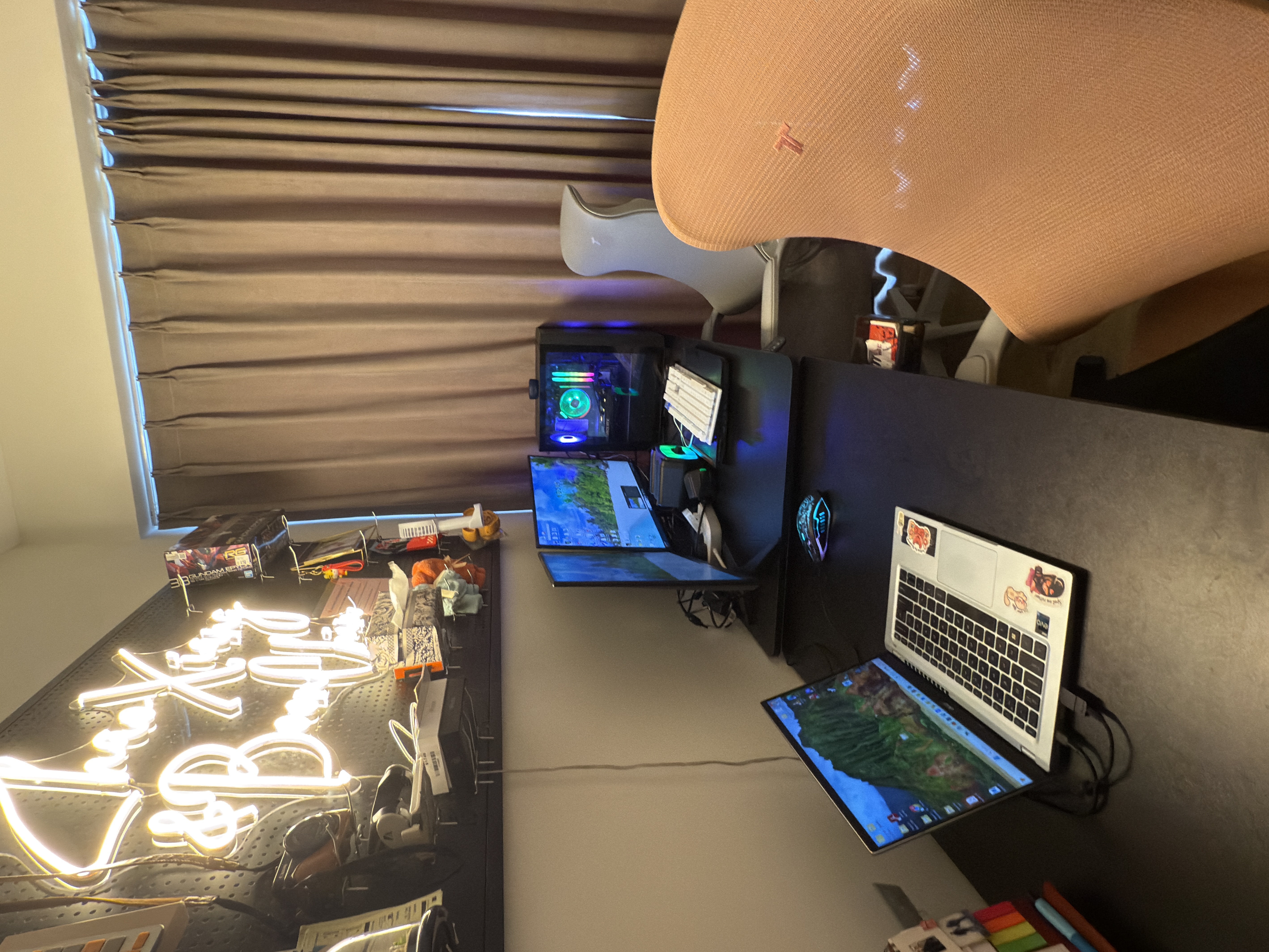 A room for gaming and work