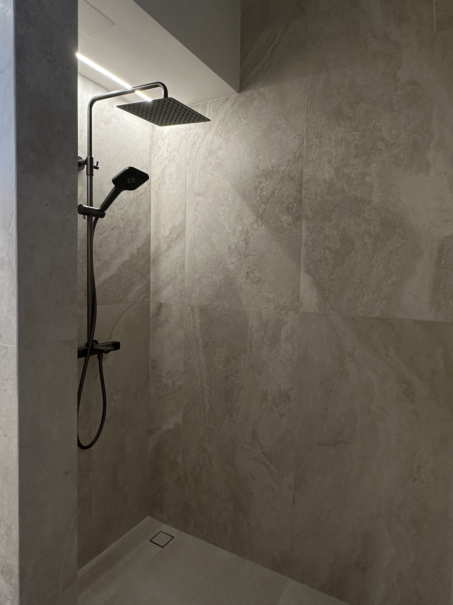 Our Master Bathroom: A Luxurious Yet Low-Maintenance Space