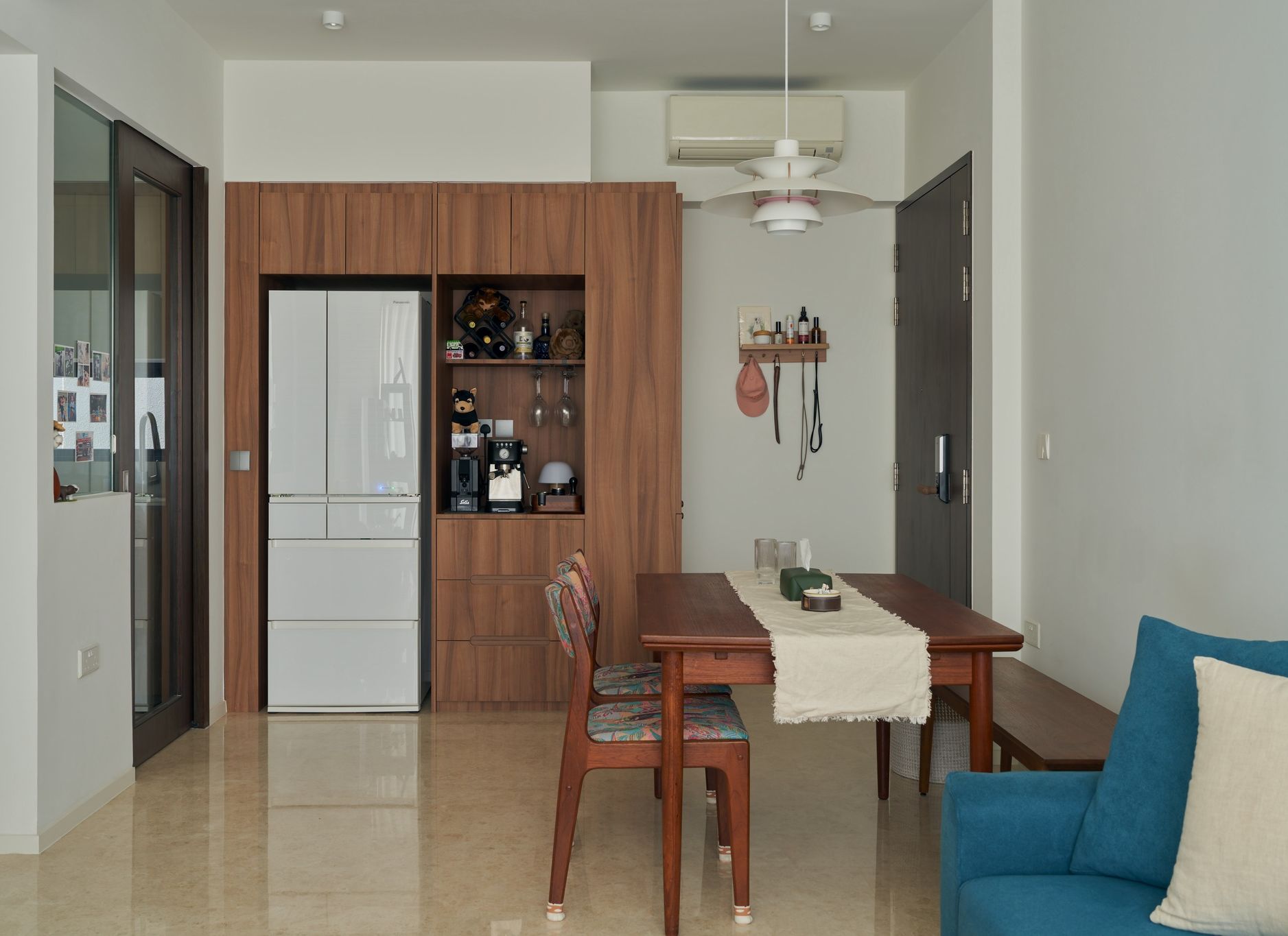 A-Modern-Vintage-Home-for-A-Couple-and-Their-Retired-Rescue-Dog