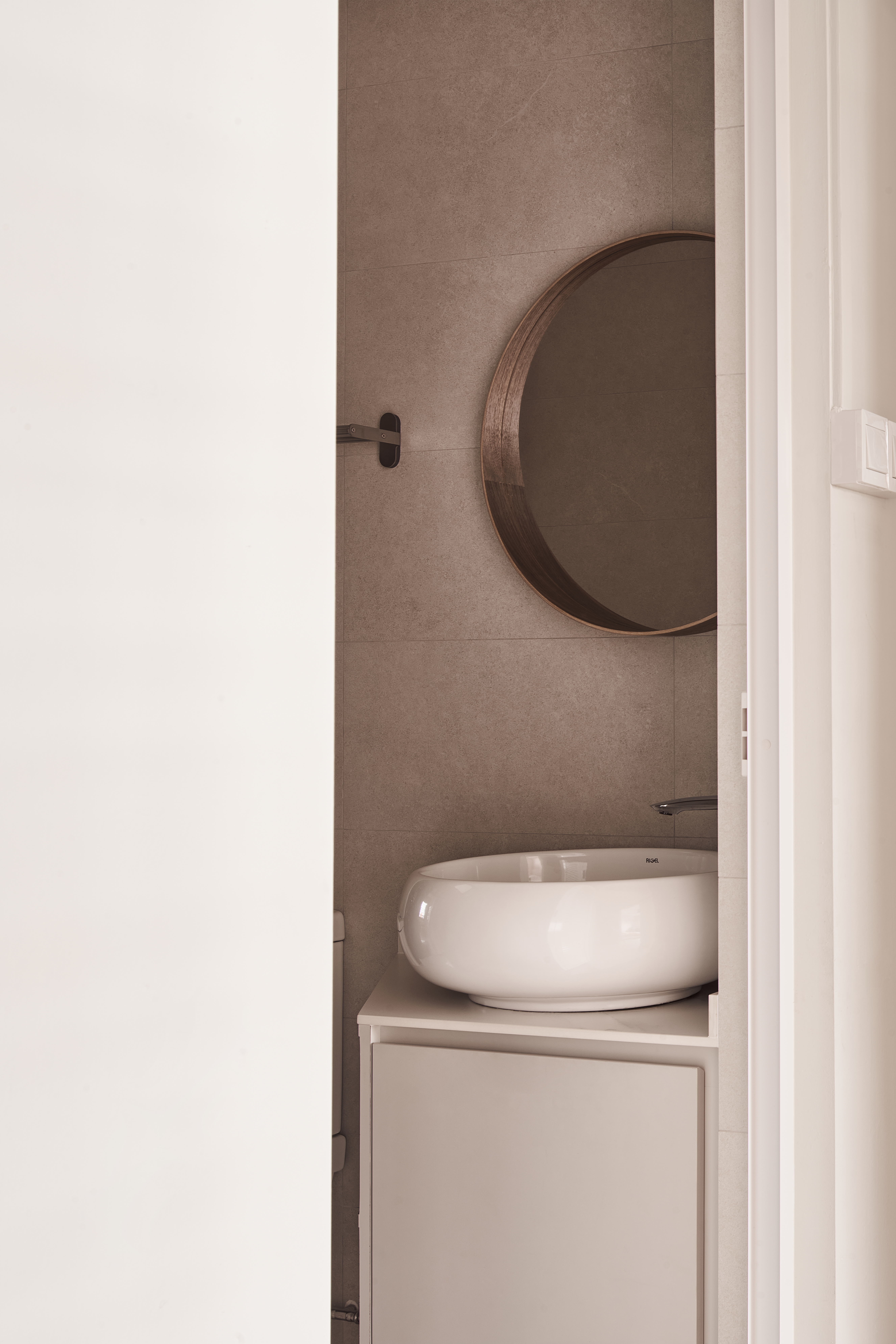 House Tour: Transforming A Bright Scandinavian Executive Apartment