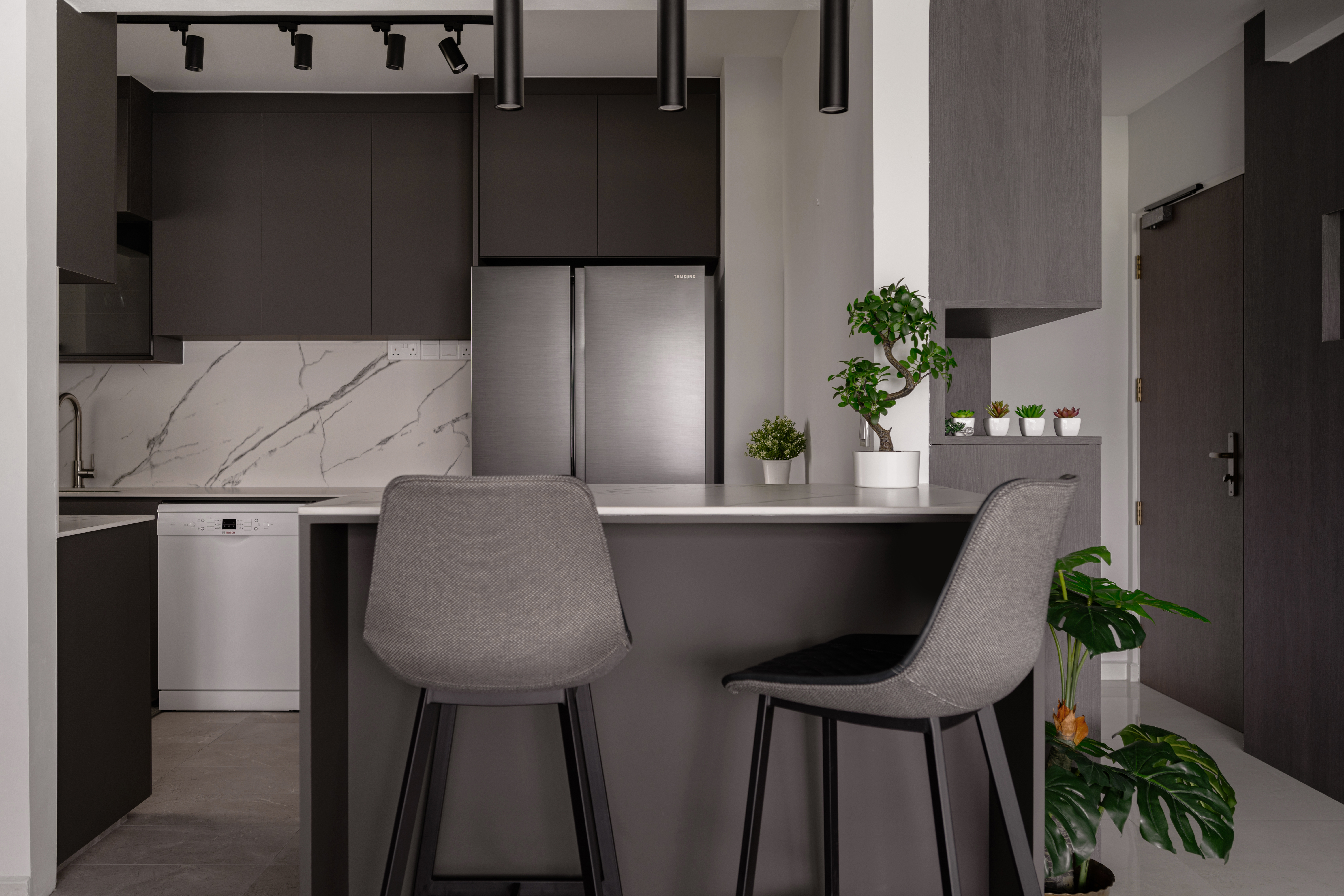 House Tour: Embracing the Allure of a Modern Contemporary Home