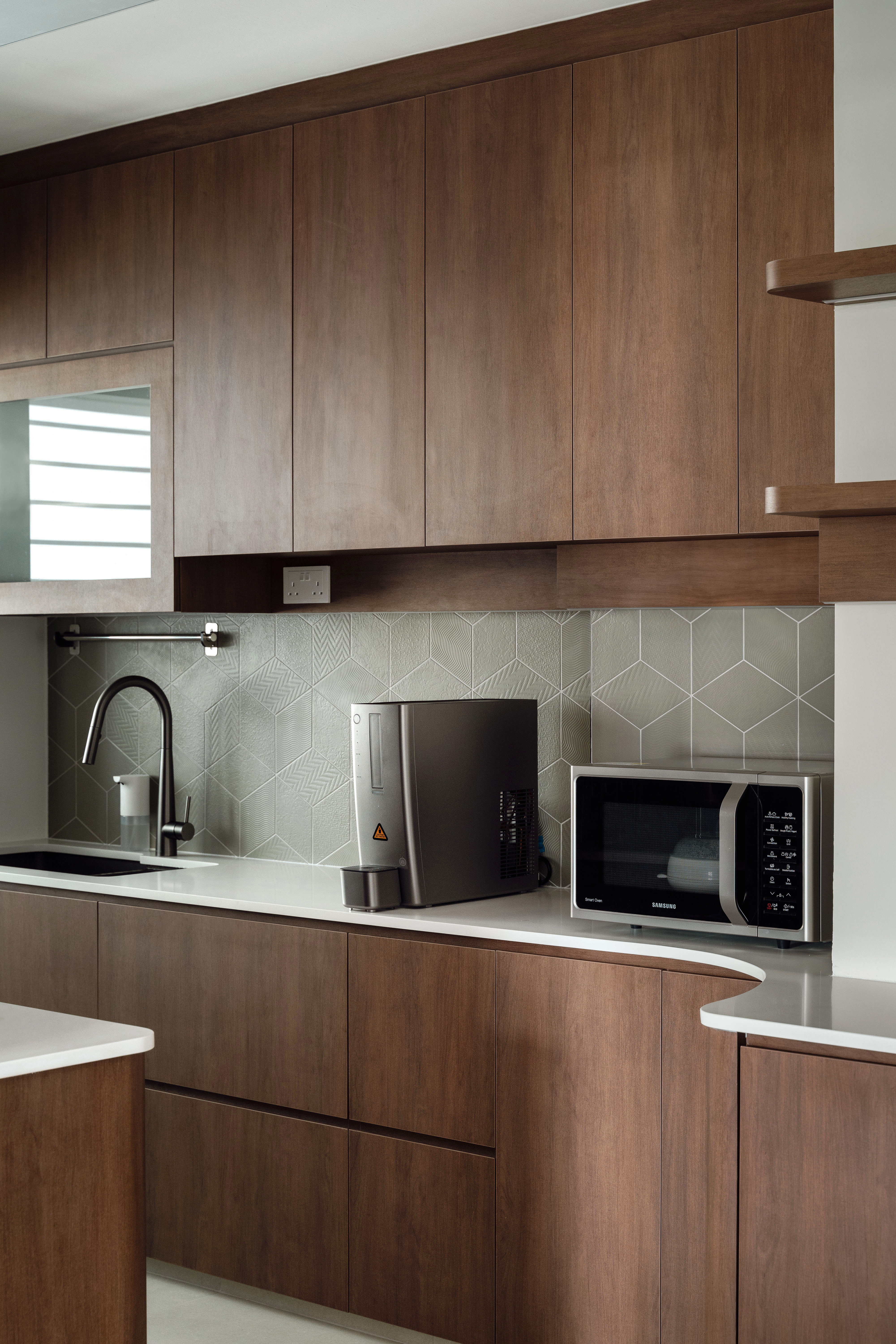 House-Tour:-A-Mid-century-Inspired-4-Room-BTO-with-a-Retro-Flair