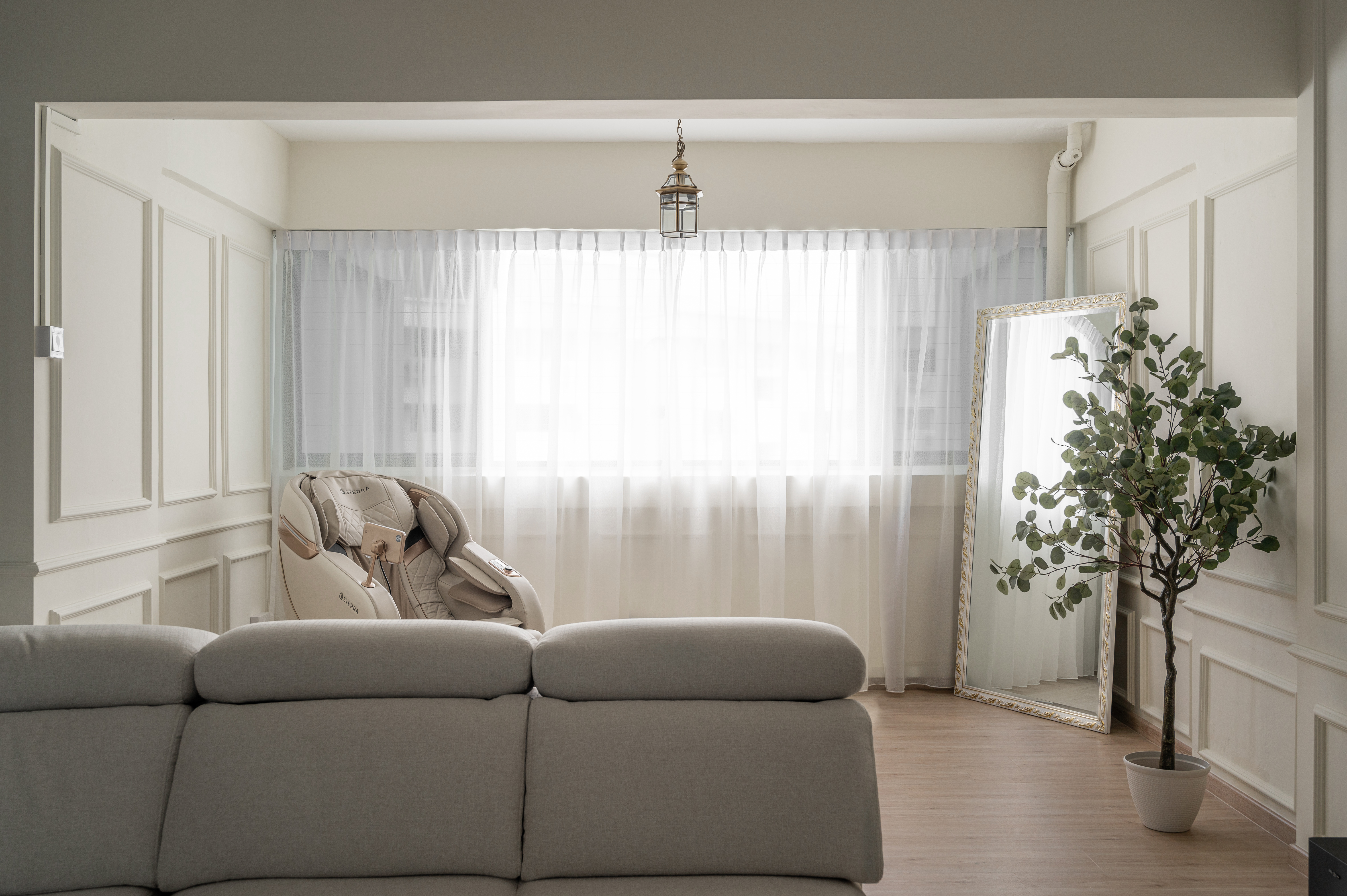 House Tour: A Classical Victorian-style 5-Room Resale Flat