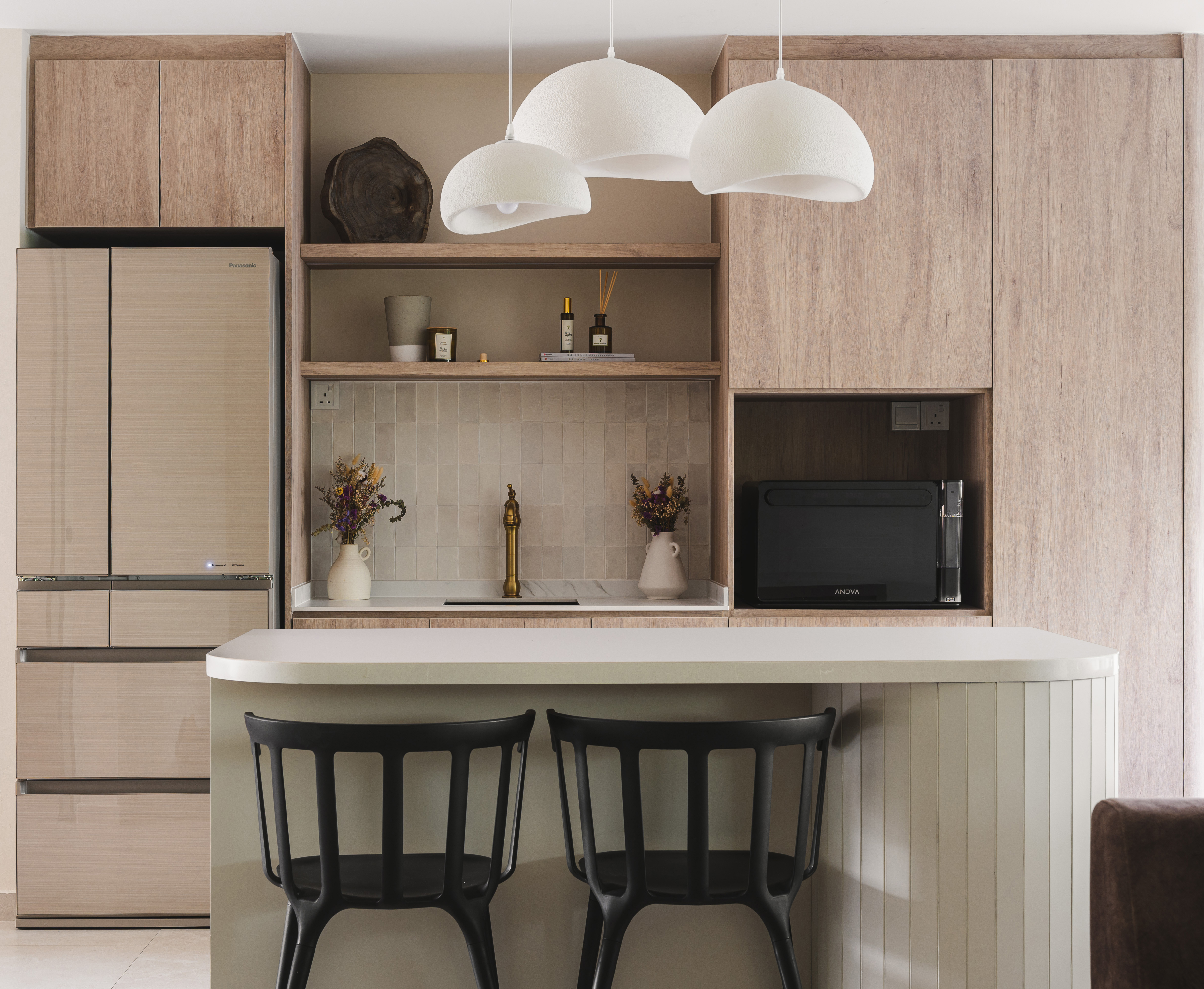 House Tour: Transformation of a 5-Room into a Modern Organic Haven