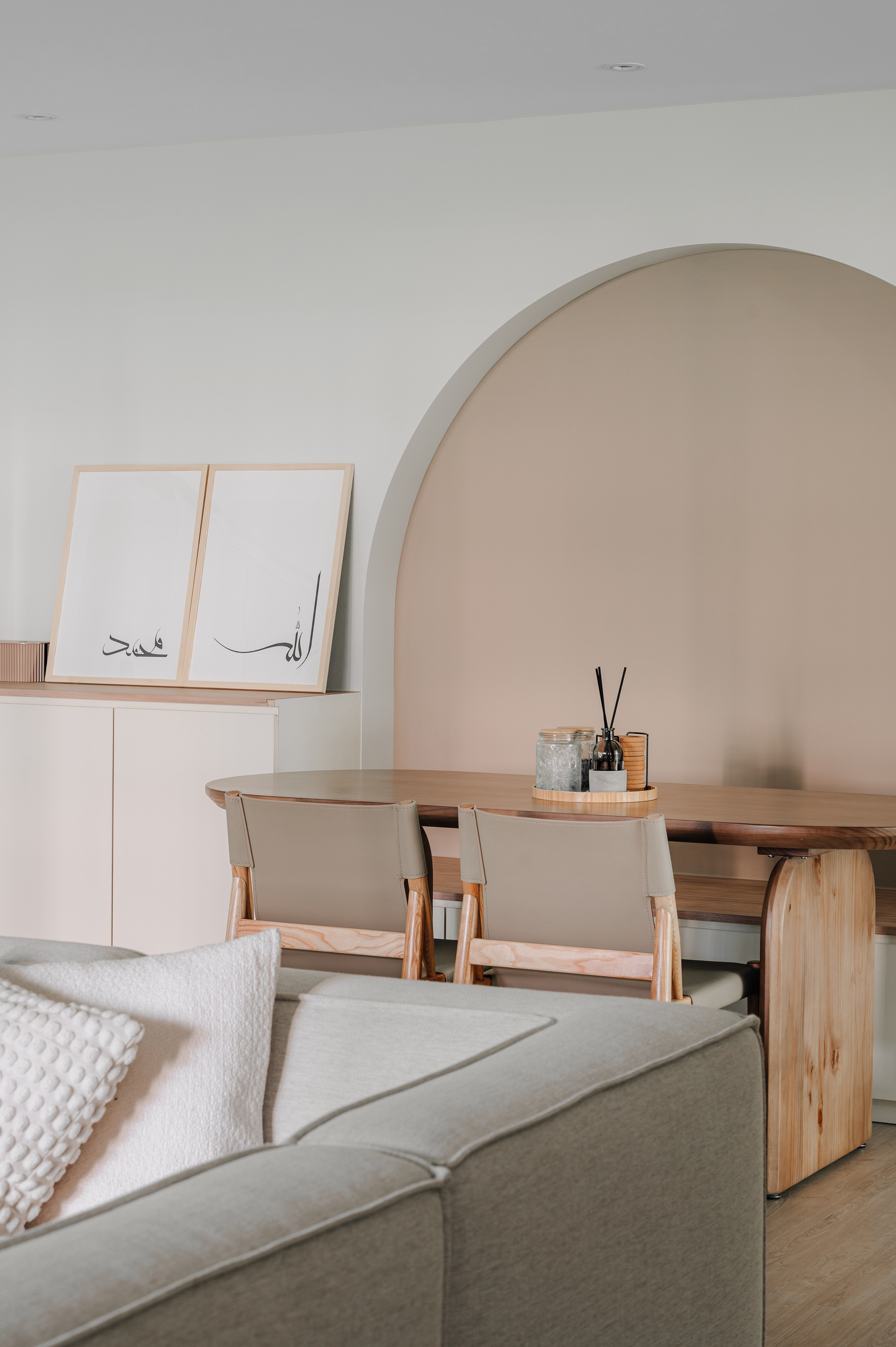 House Tour: A Timeless Dwelling in Refined Simplicity & Cozy Comfort