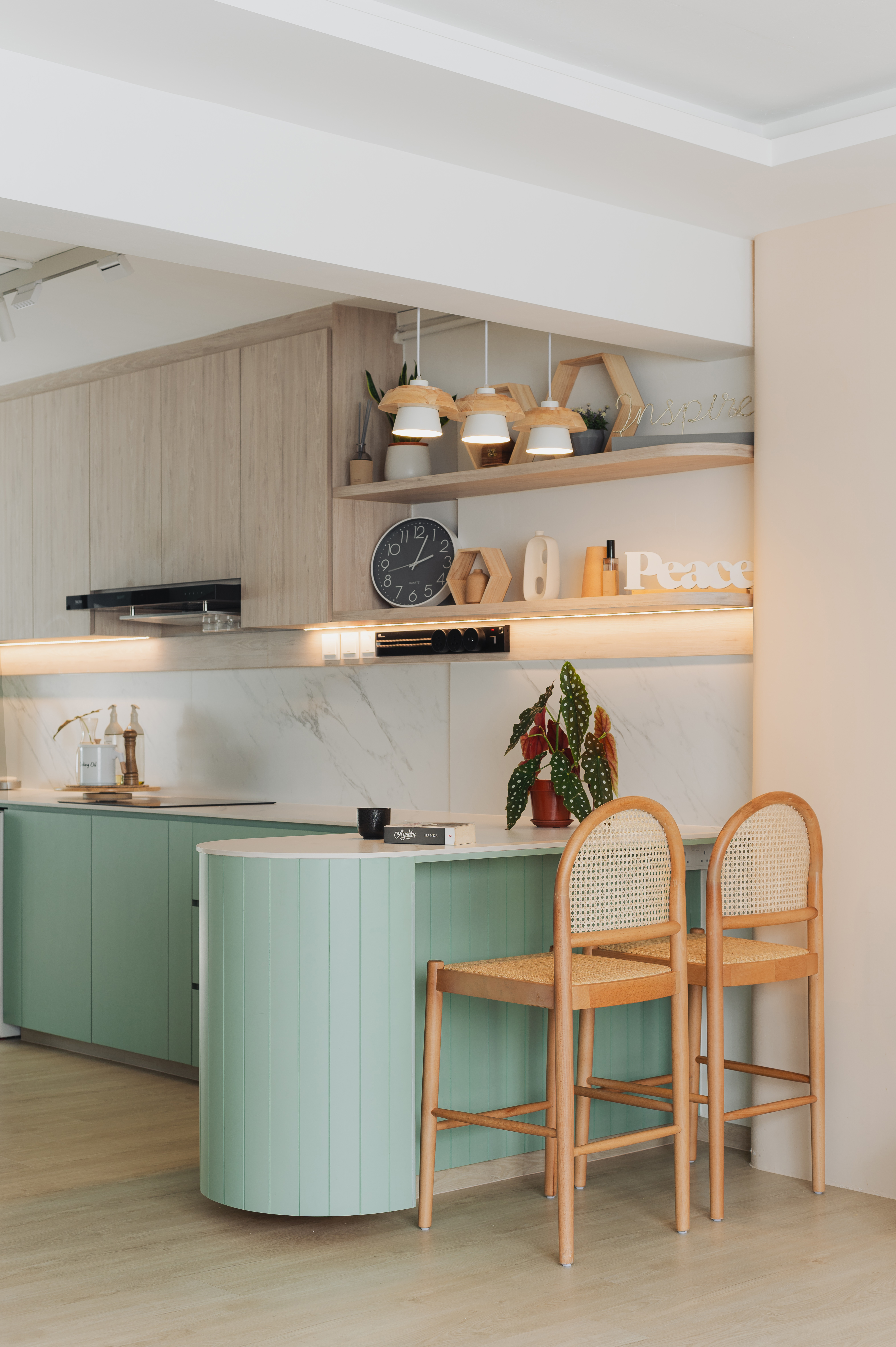 House Tour: A Refreshing & Cozy Apartment in Pops of Green