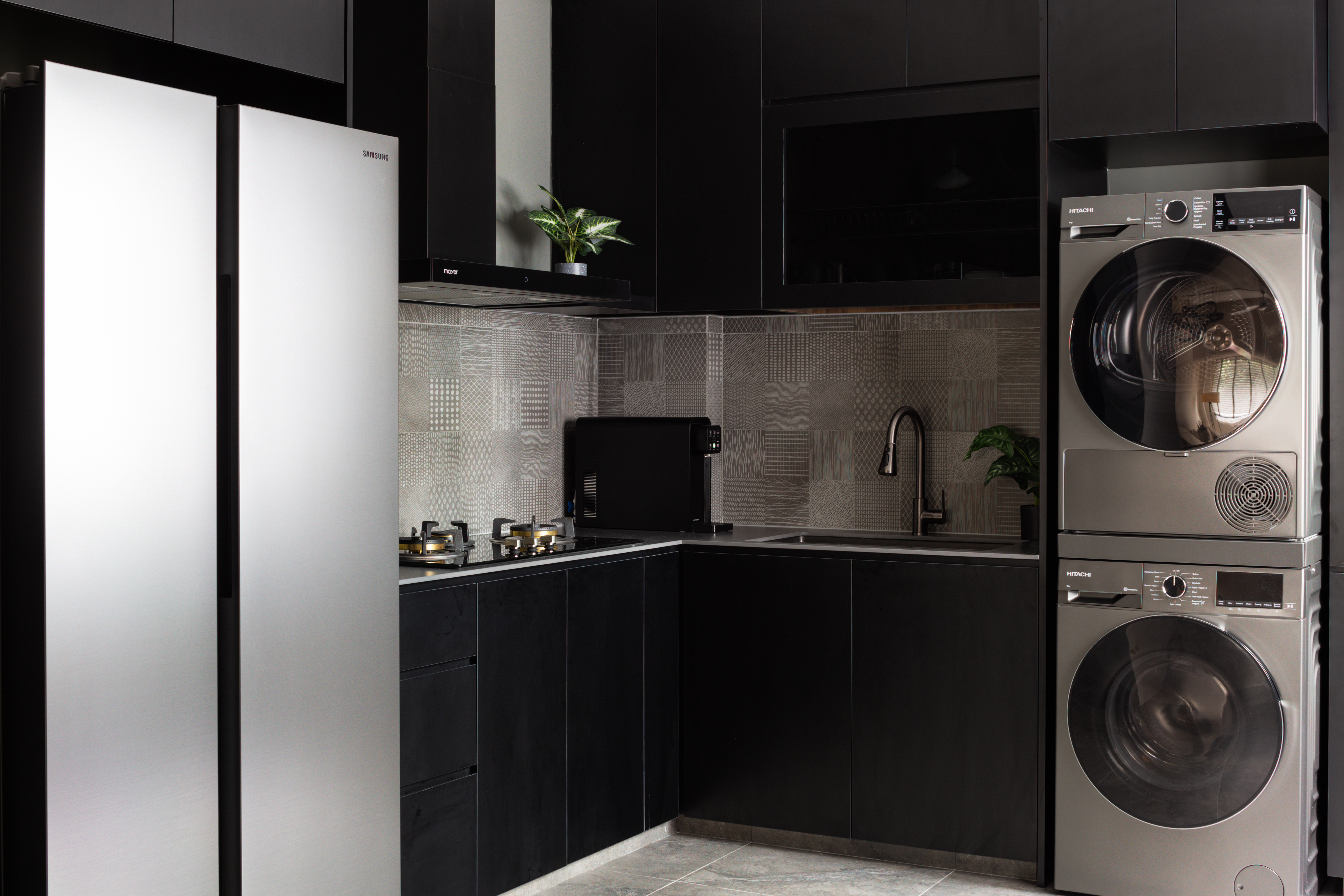 An Open-Concept Living with Curves & Organic Textures