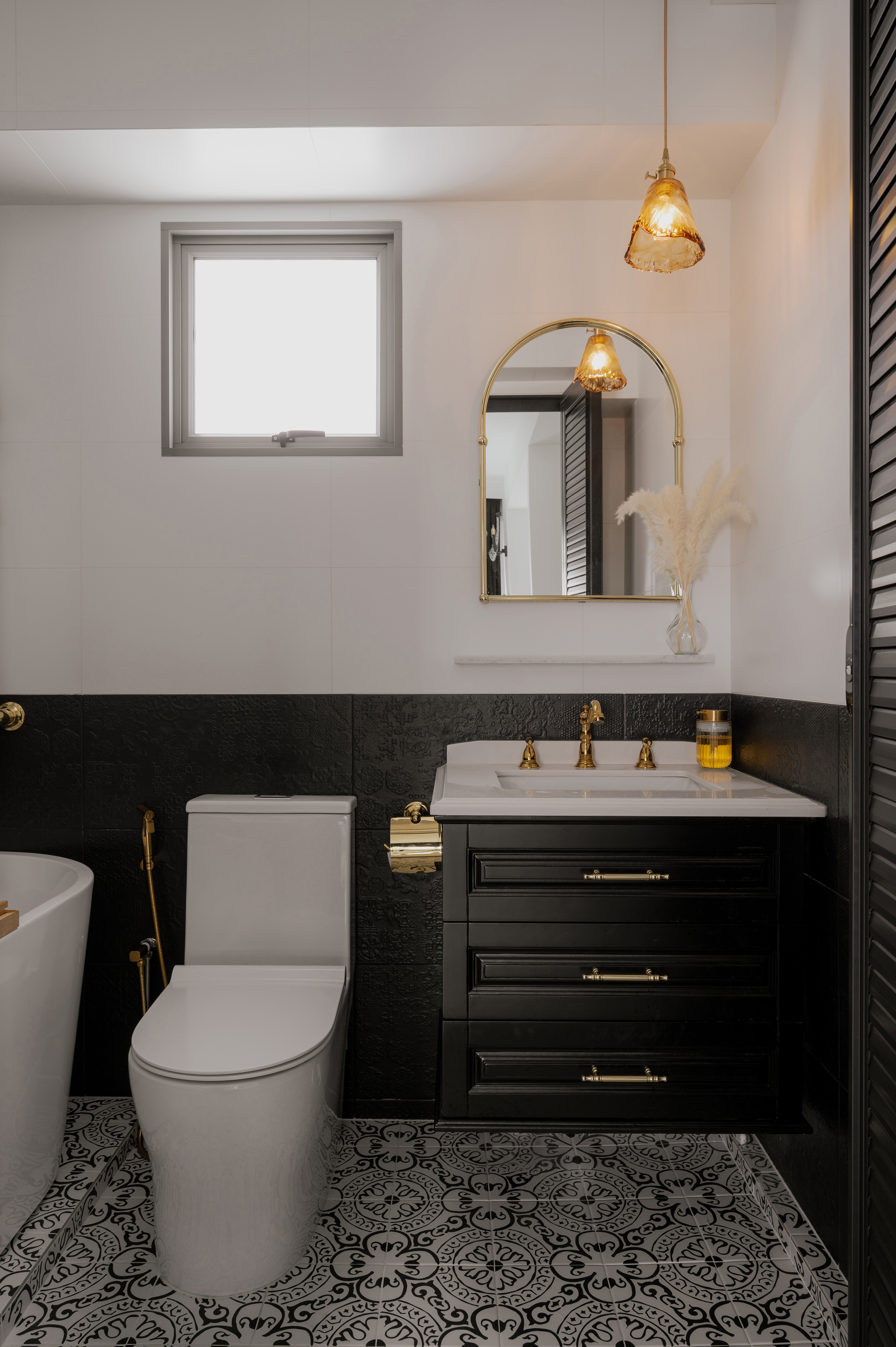 A-Bold,-Unique-Take-on-Parisian-Chic-|-4-Room-Resale-Flat