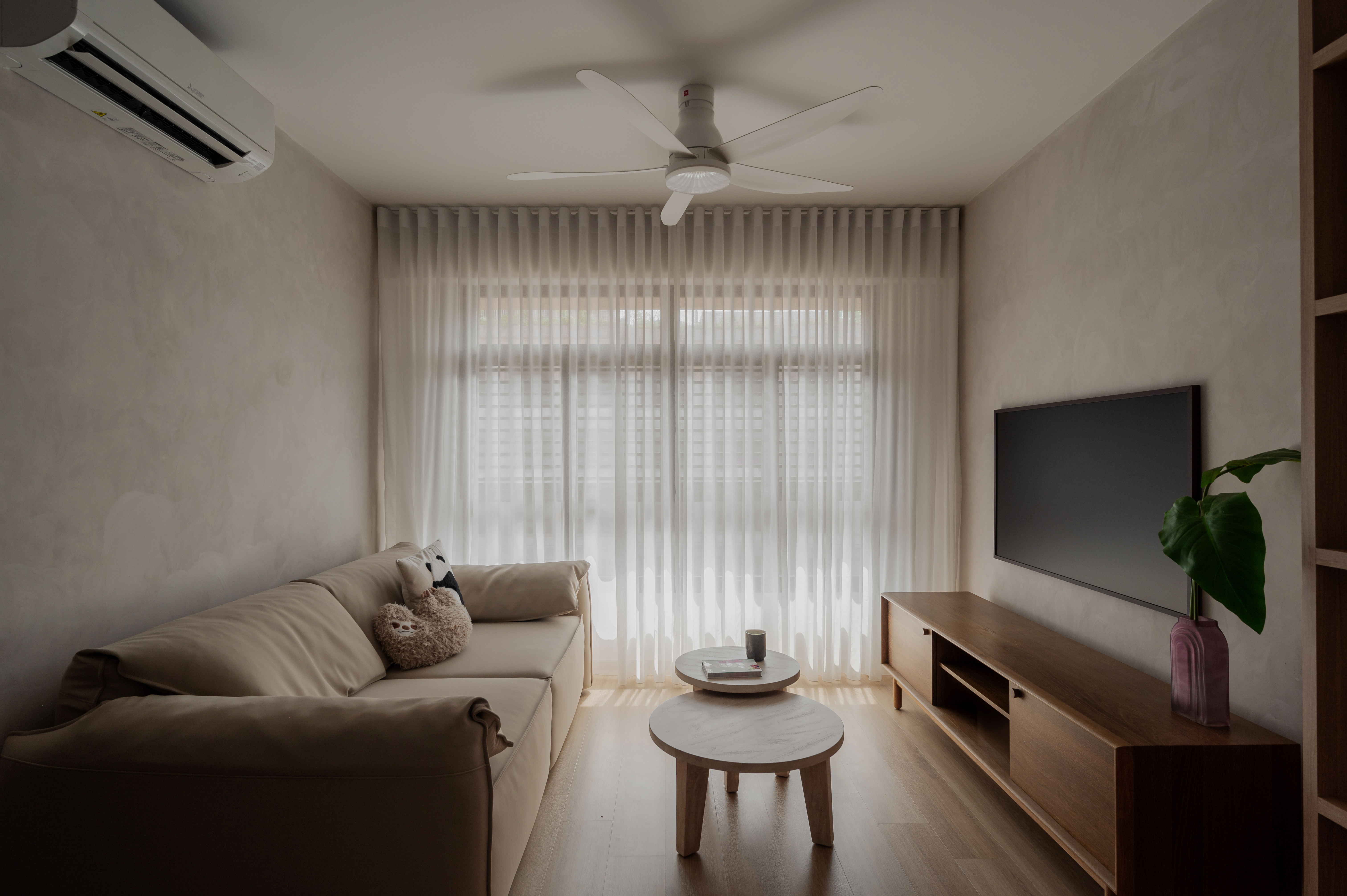 Inside A Purr-fect Cat Friendly Home | 4-Room BTO