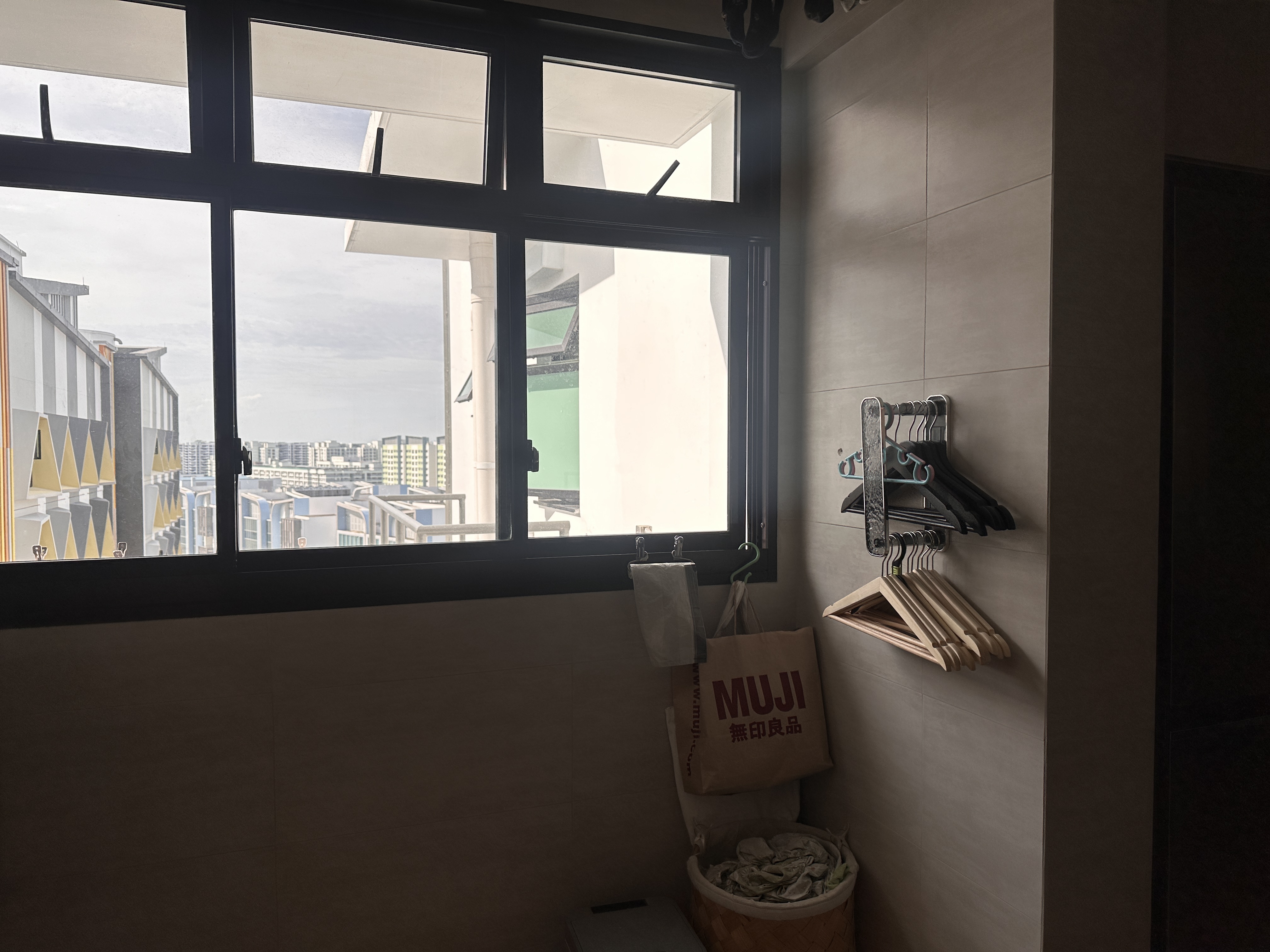 0 Built-Ins Service Yard Combined Seamlessly With Kitchen | Tampines