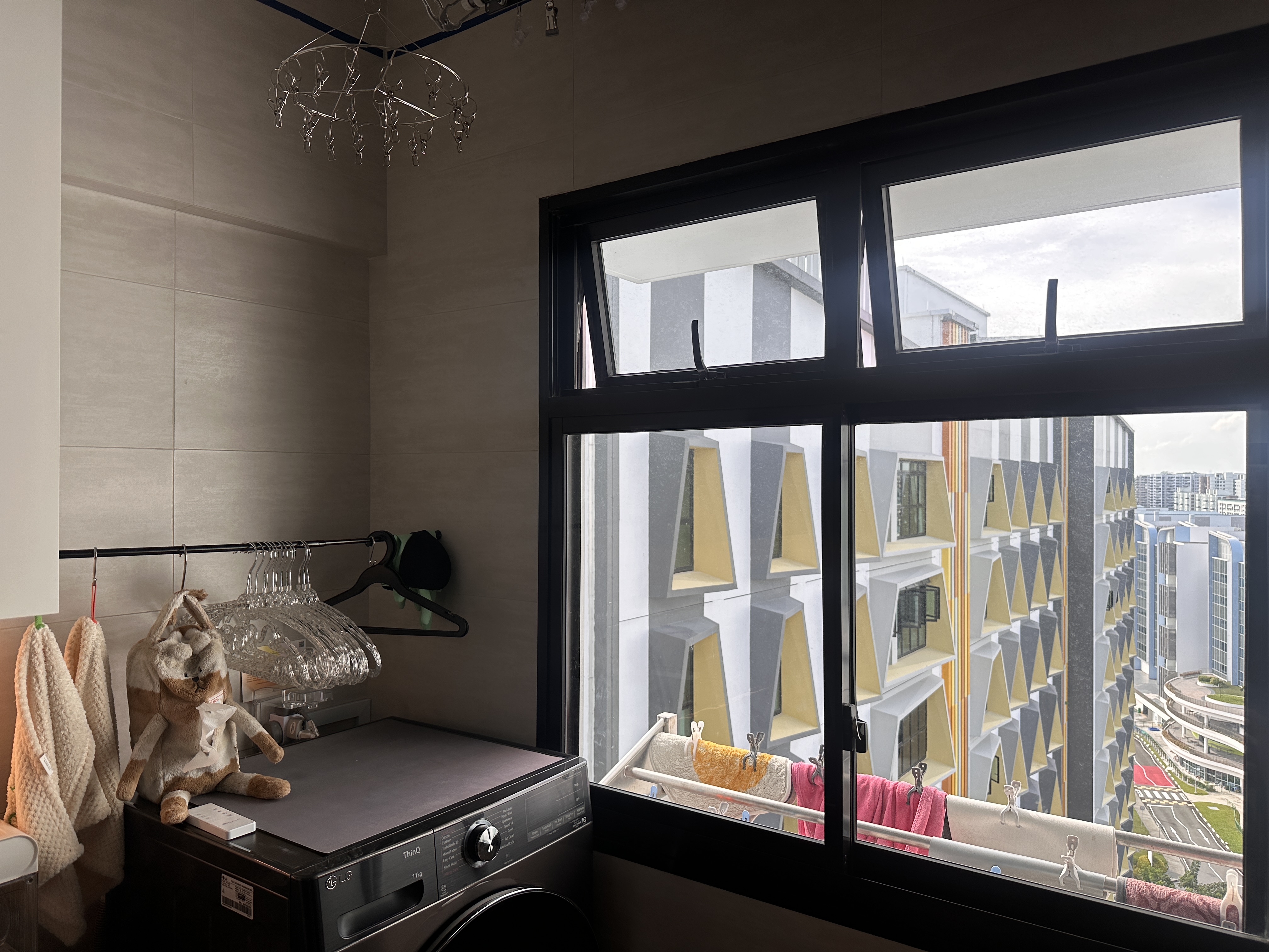 0 Built-Ins Service Yard Combined Seamlessly With Kitchen | Tampines