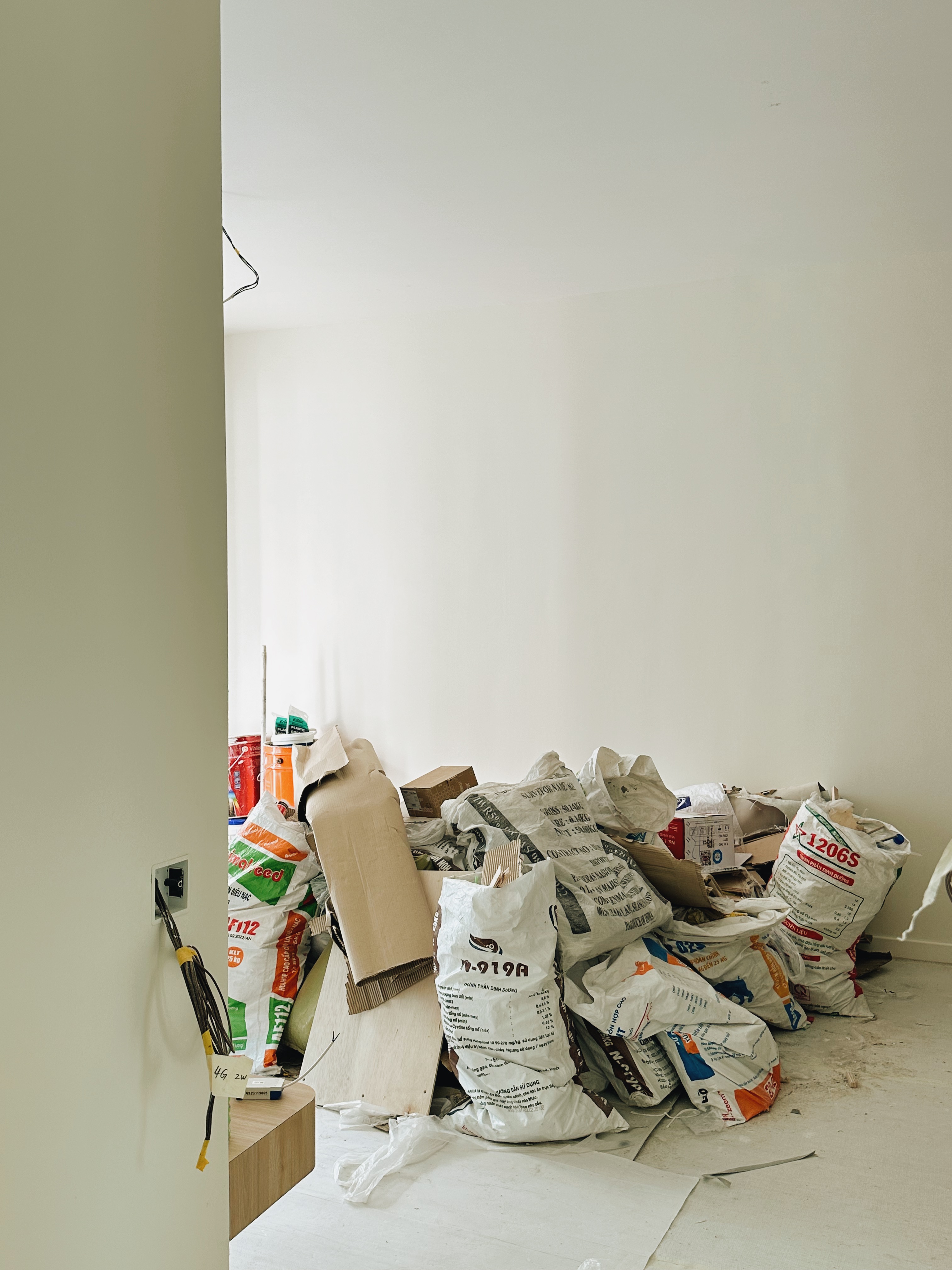 Before and After: Minimalism Infused with Cosy Charm