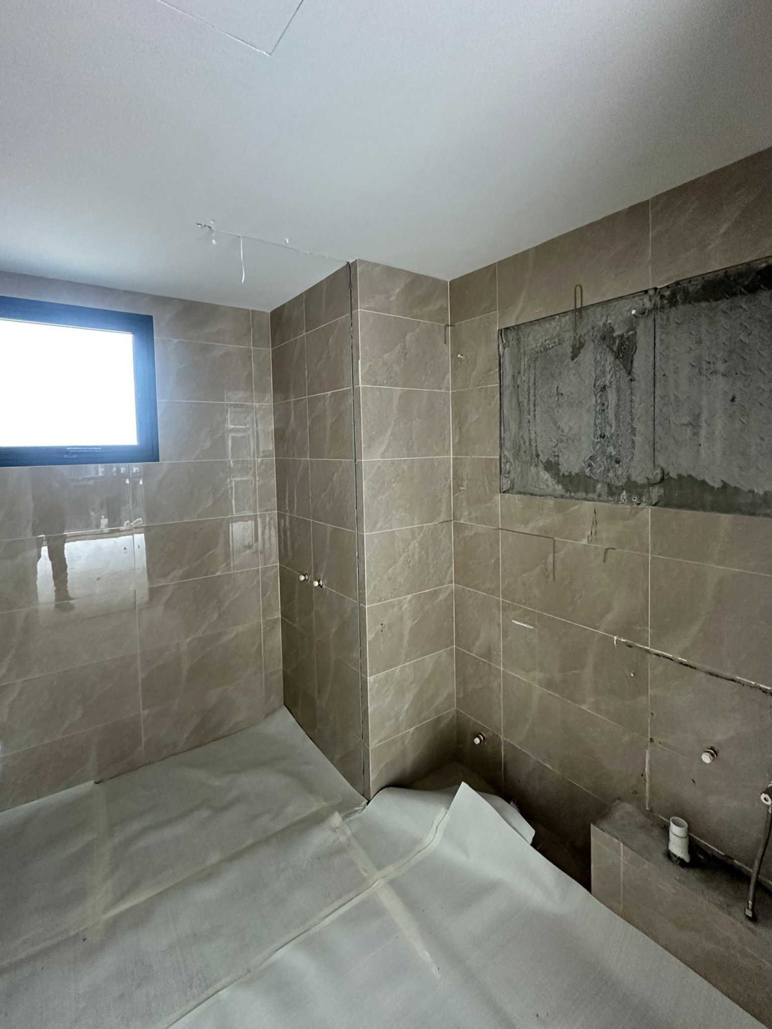 Before and After: Minimalism Infused with Cosy Charm