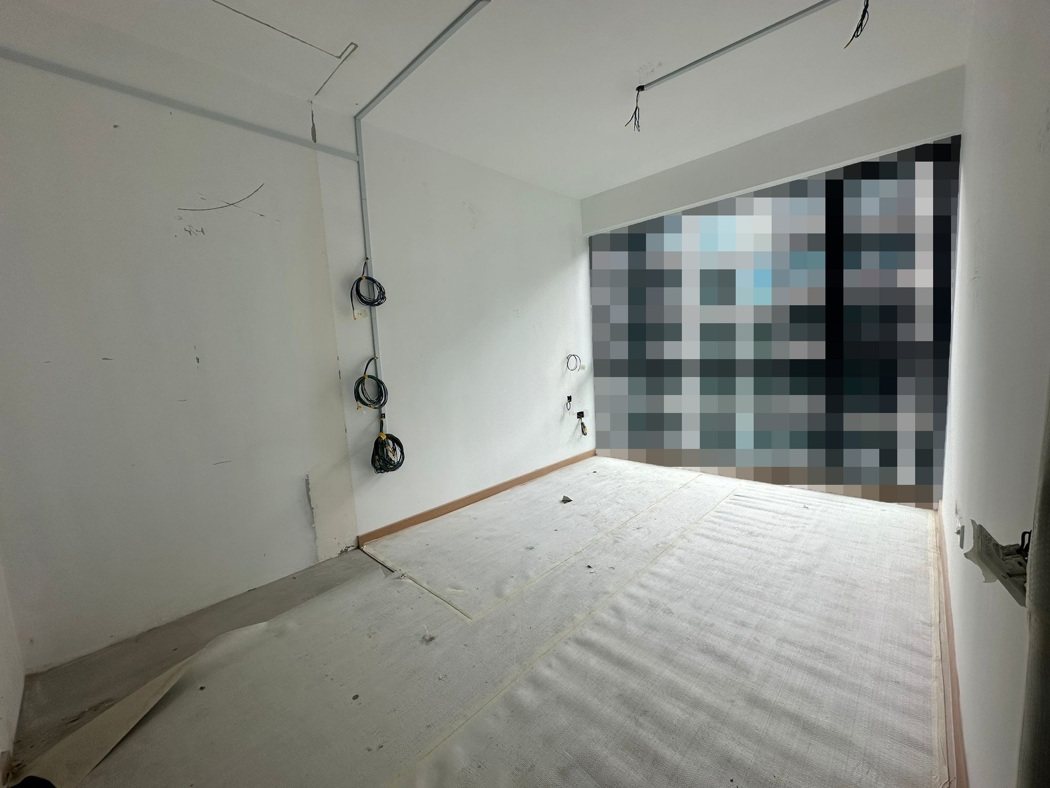 Before and After: Minimalism Infused with Cosy Charm