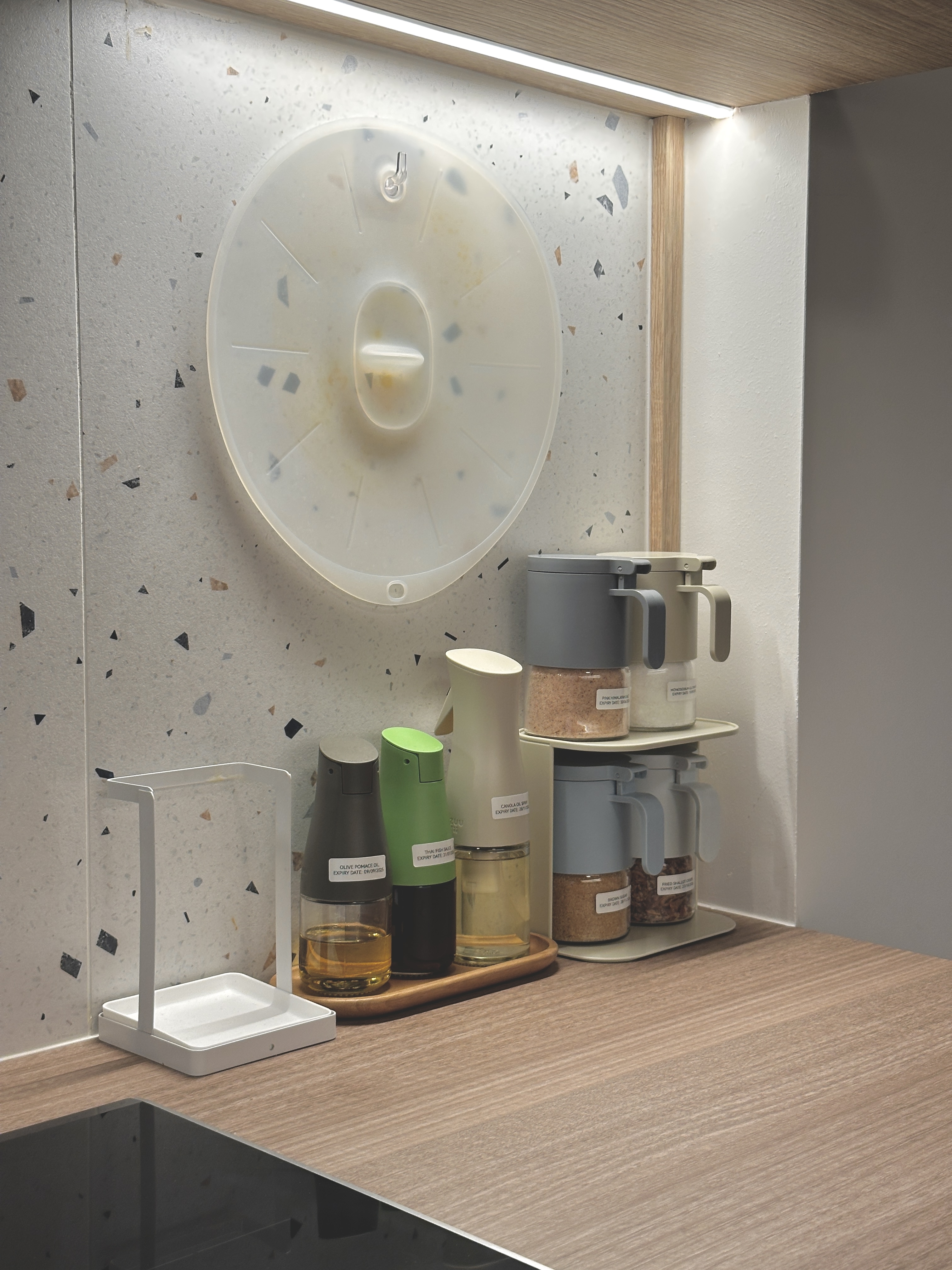 13 Storage & Organisation Tips for an Open Concept Minimalist Kitchen!