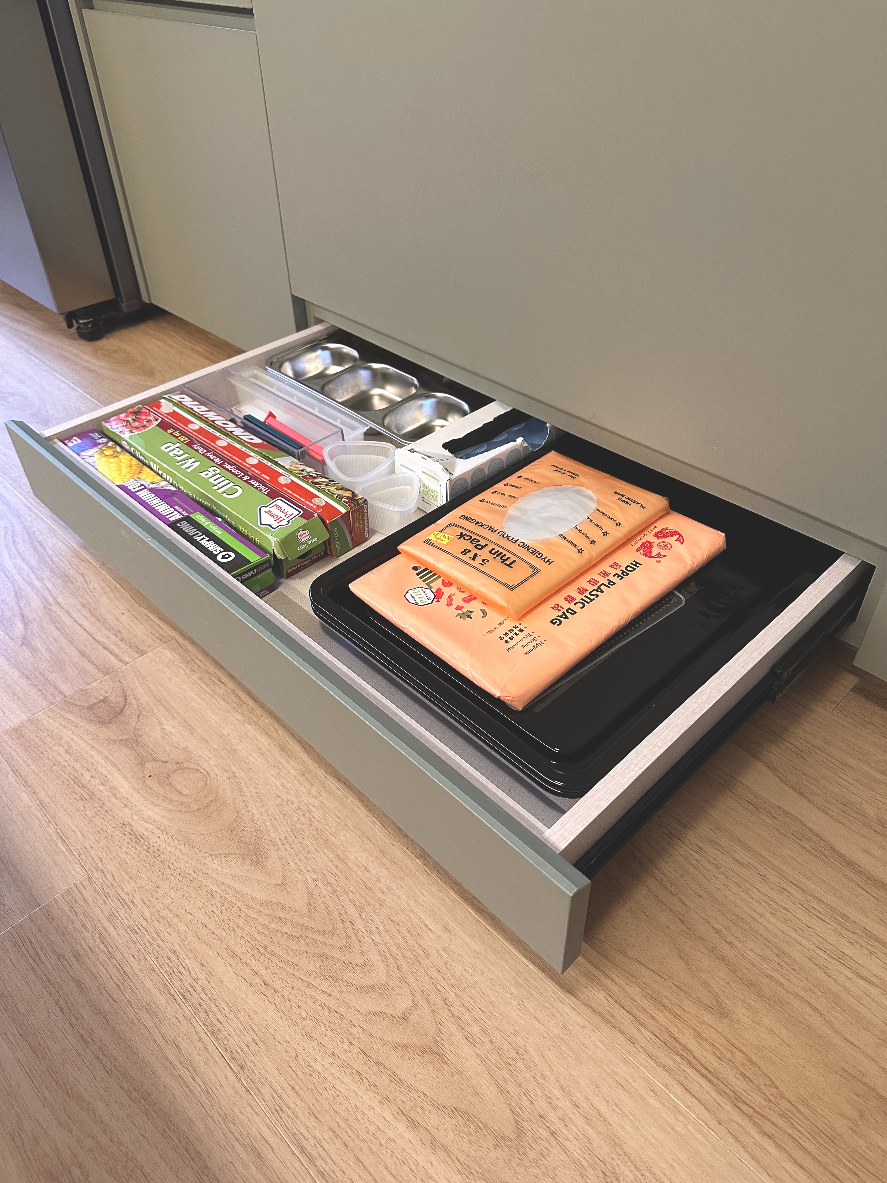 13 Storage & Organisation Tips for an Open Concept Minimalist Kitchen!