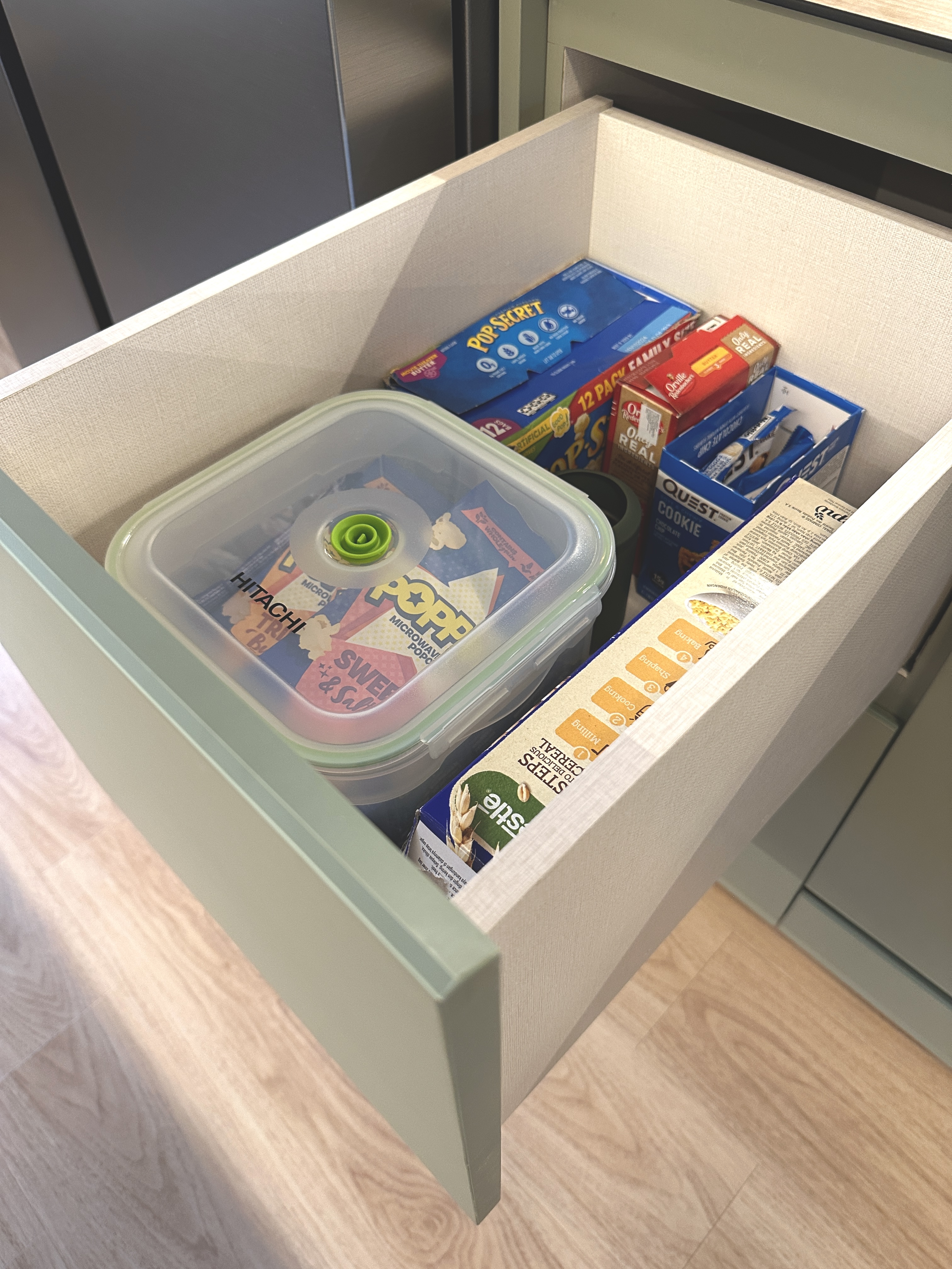 13 Storage & Organisation Tips for an Open Concept Minimalist Kitchen!