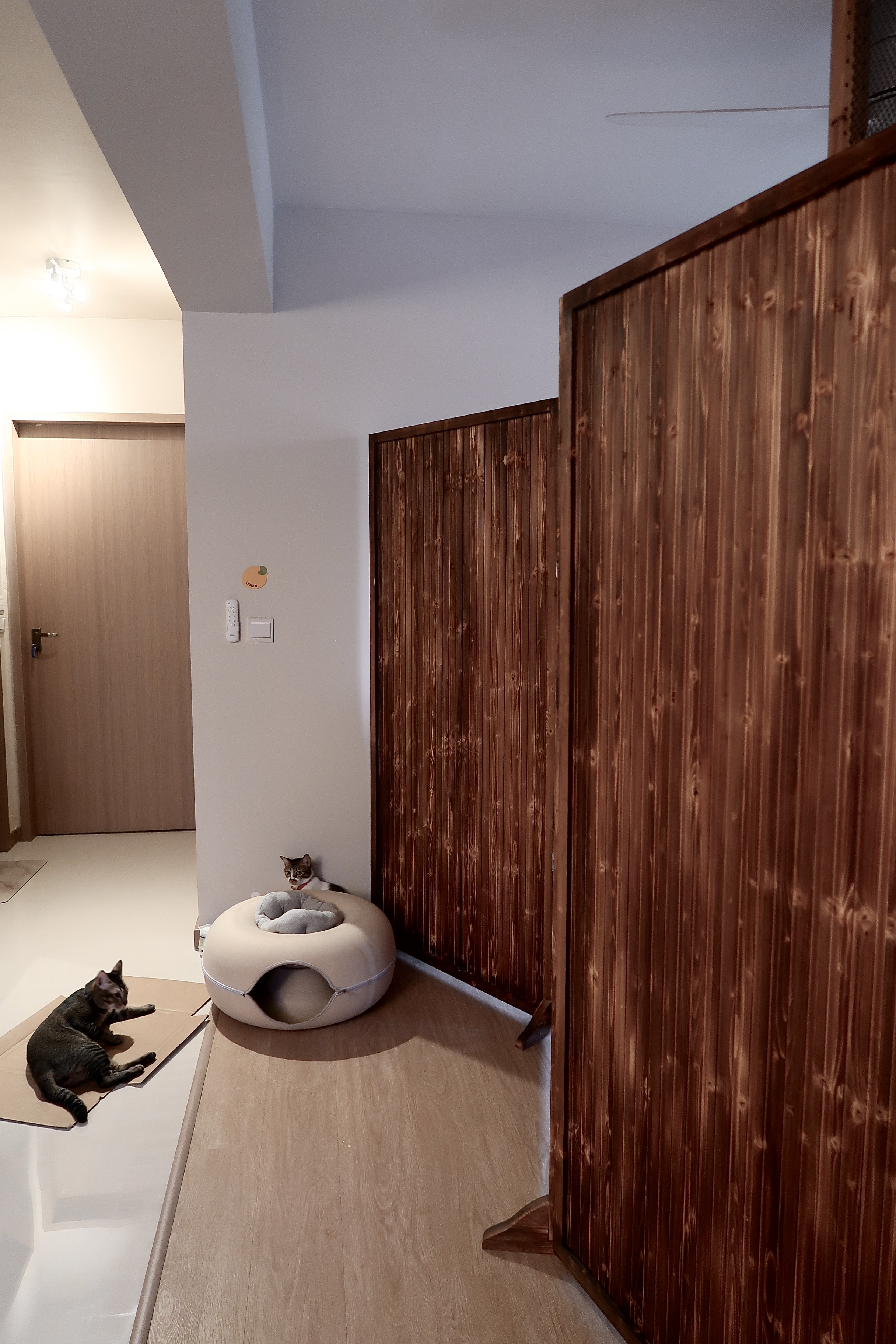 Cosy Wooden Home Office With No Built-Ins 🍂