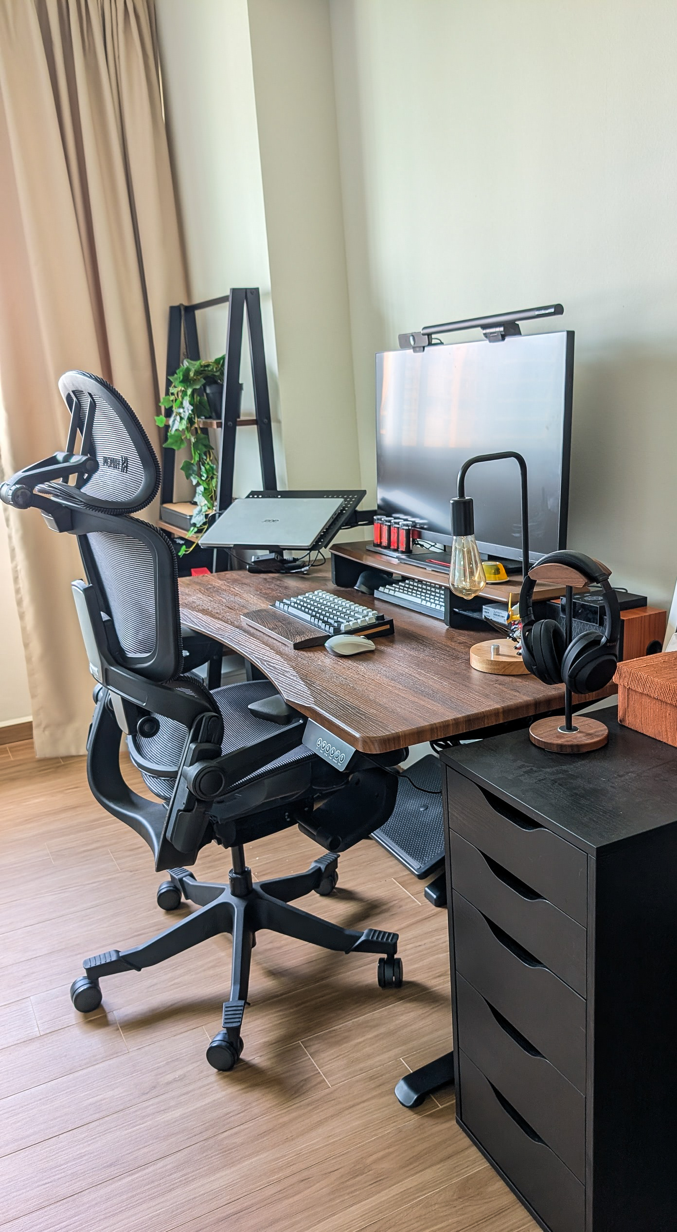 Our-workspace:-Simple-and-Functional