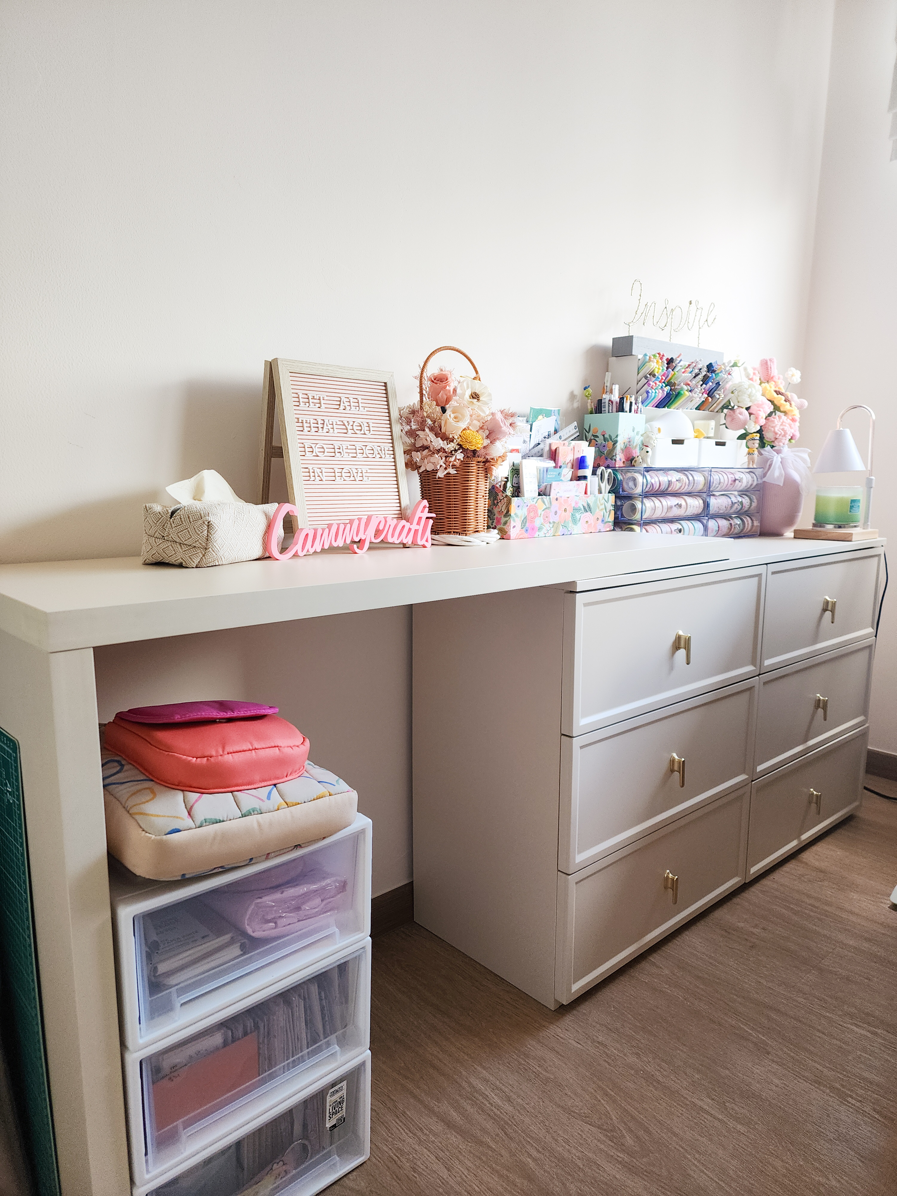 A Crafter's Dream - A Space For Creative Magic and Merry Crafting!