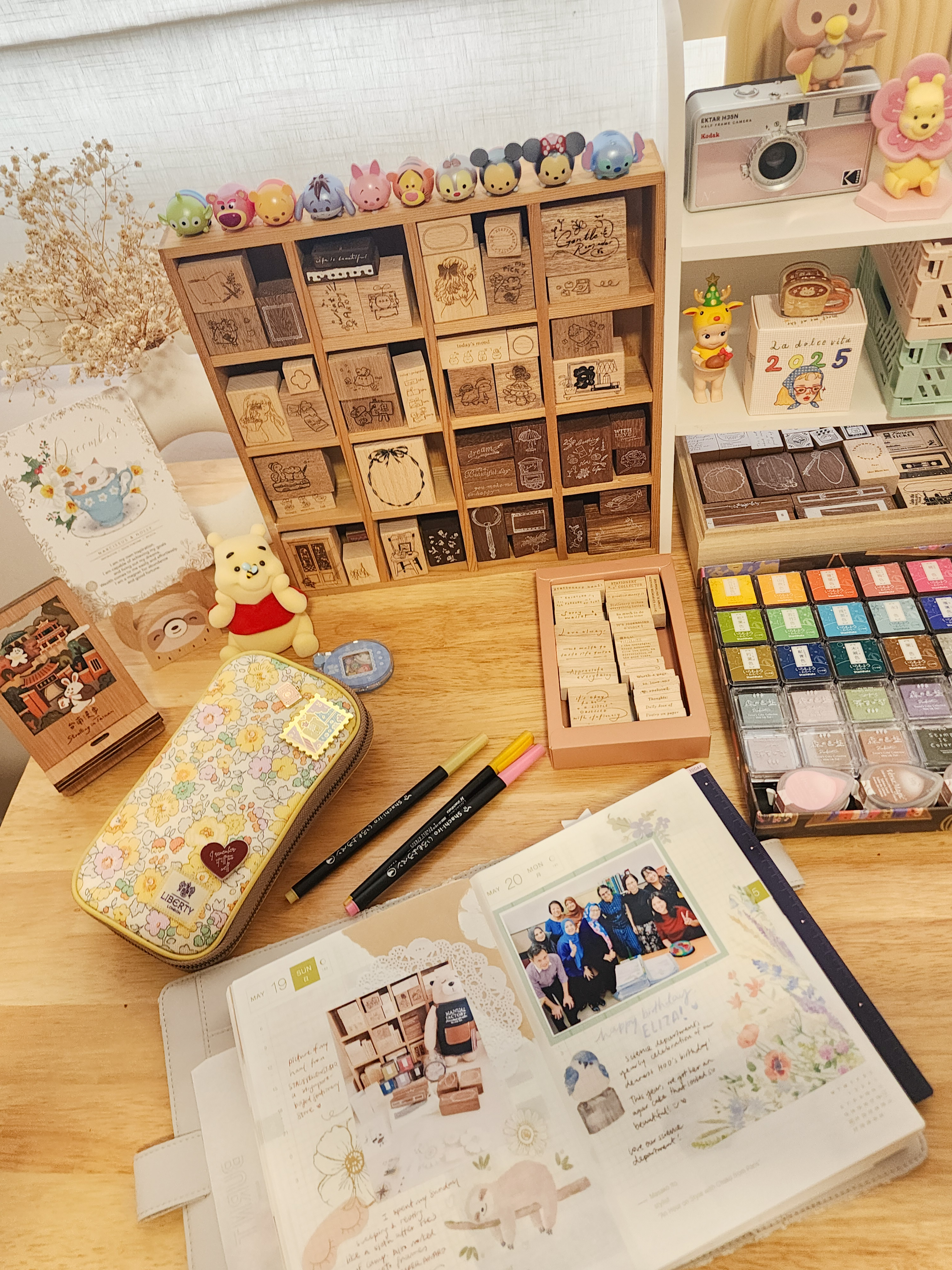 A Crafter's Dream - A Space For Creative Magic and Merry Crafting!
