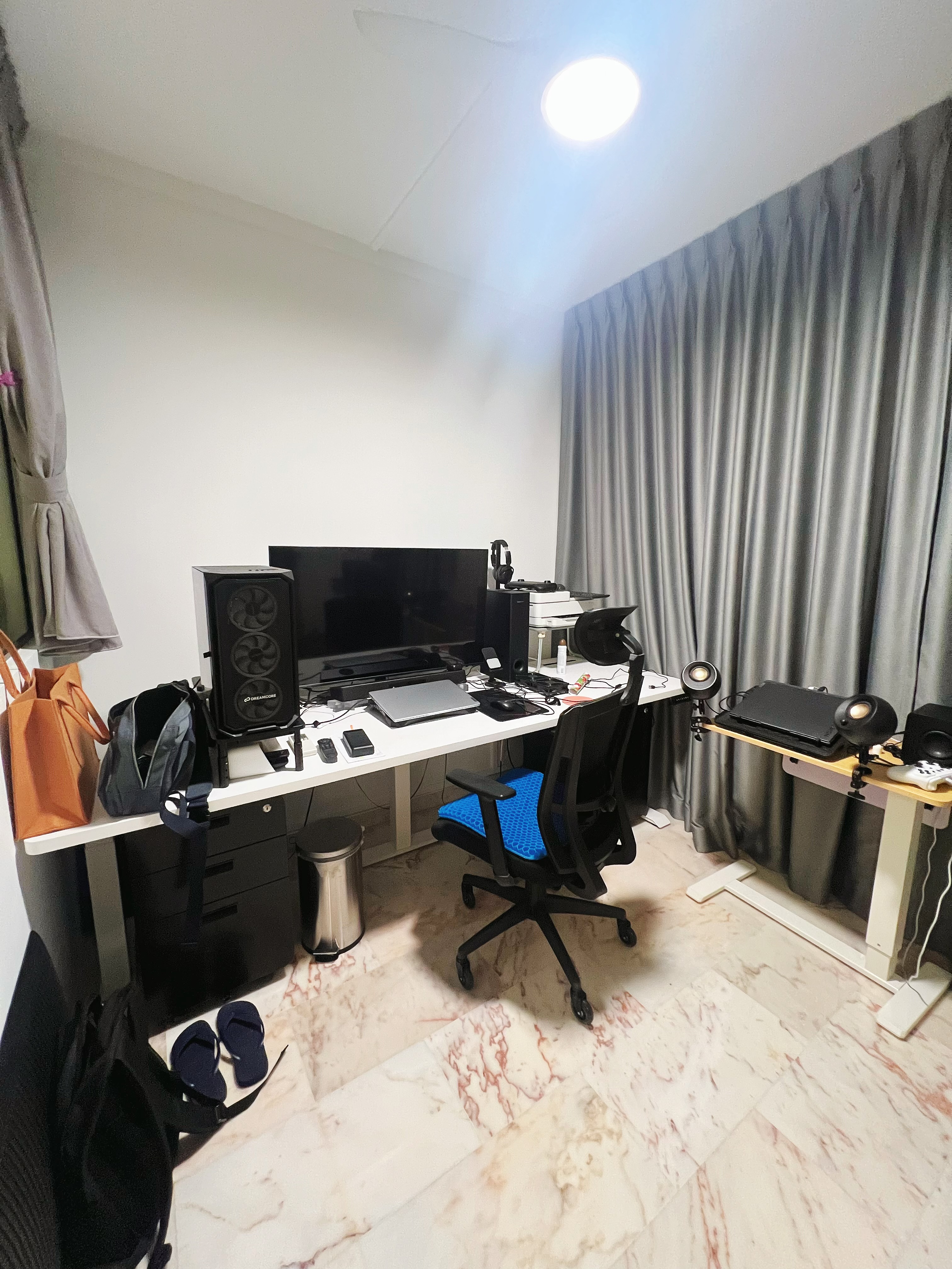 A-glass-enclosed-study