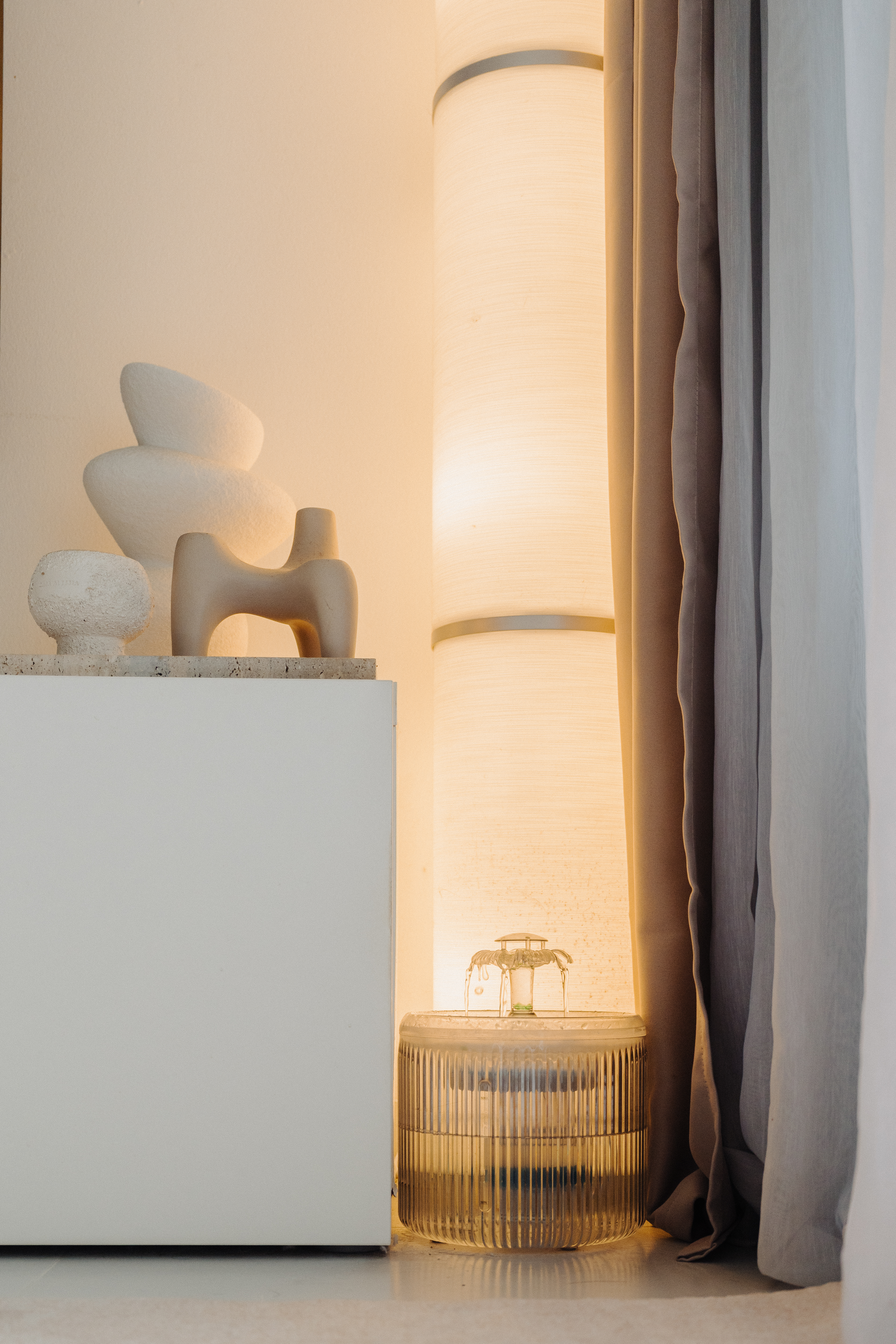 Must Have Items For Cat Owners: According To Our Cats 🌚🌝