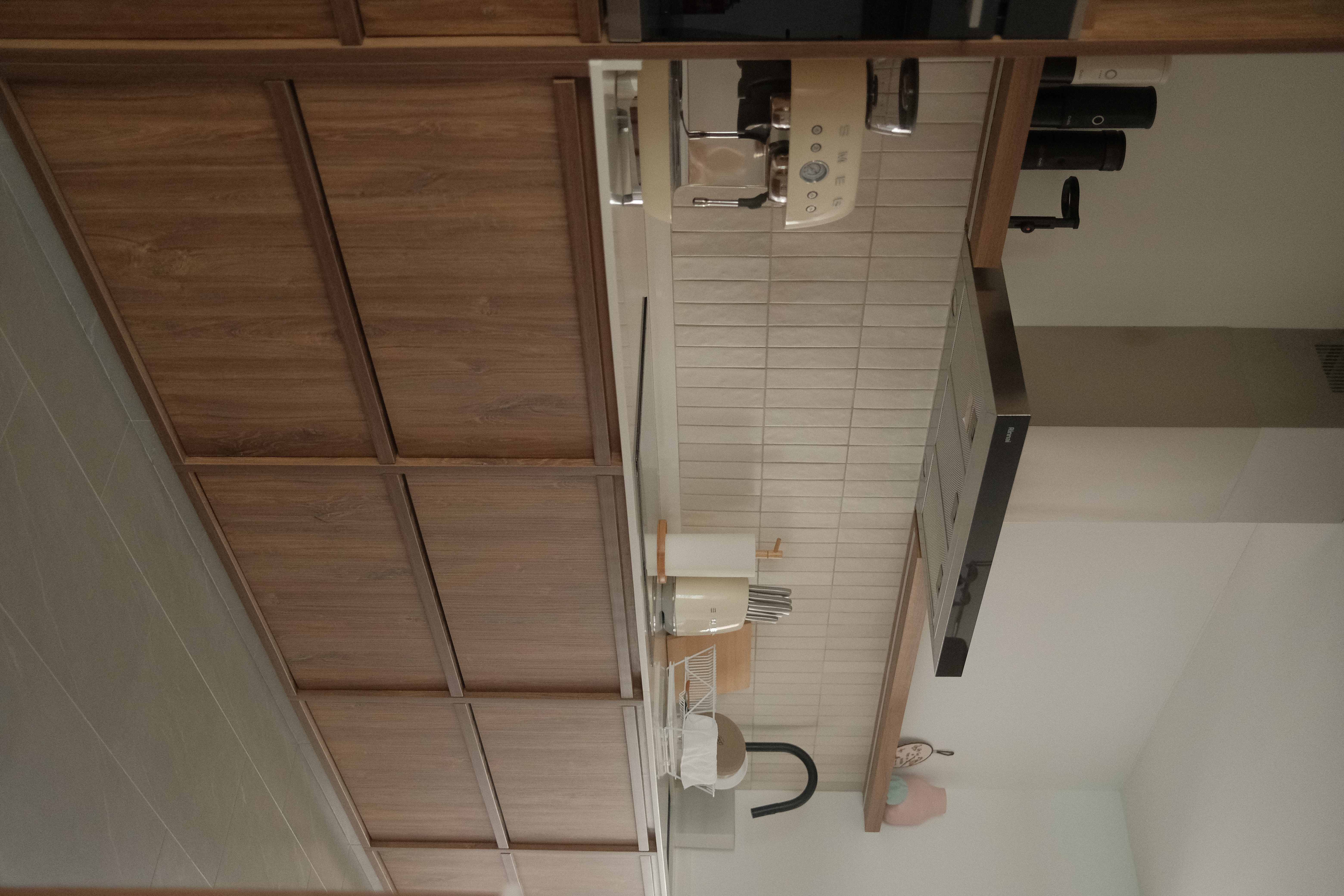 Transform Your Kitchen: Clever Storage Hacks for a Clutter-Free Space