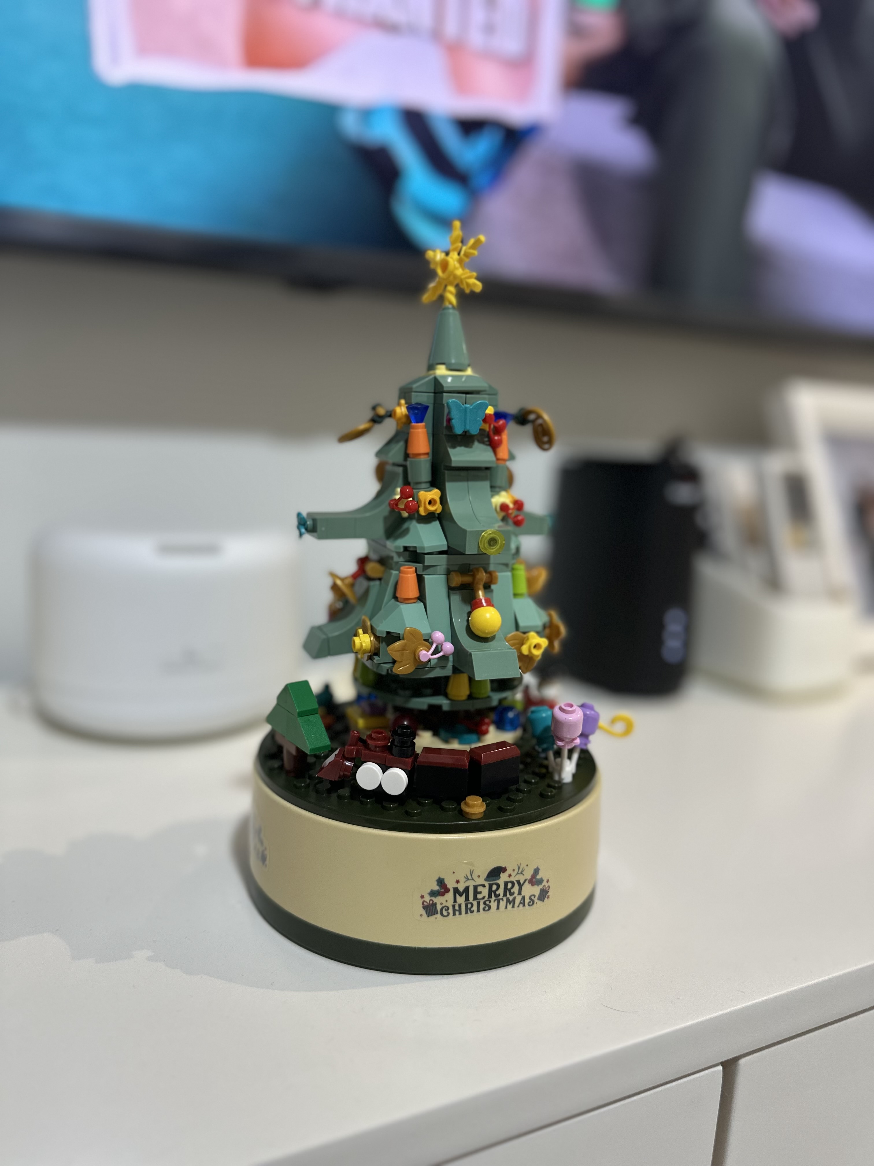 Styling our home with faux and fresh flowers 🌷🌷🌷