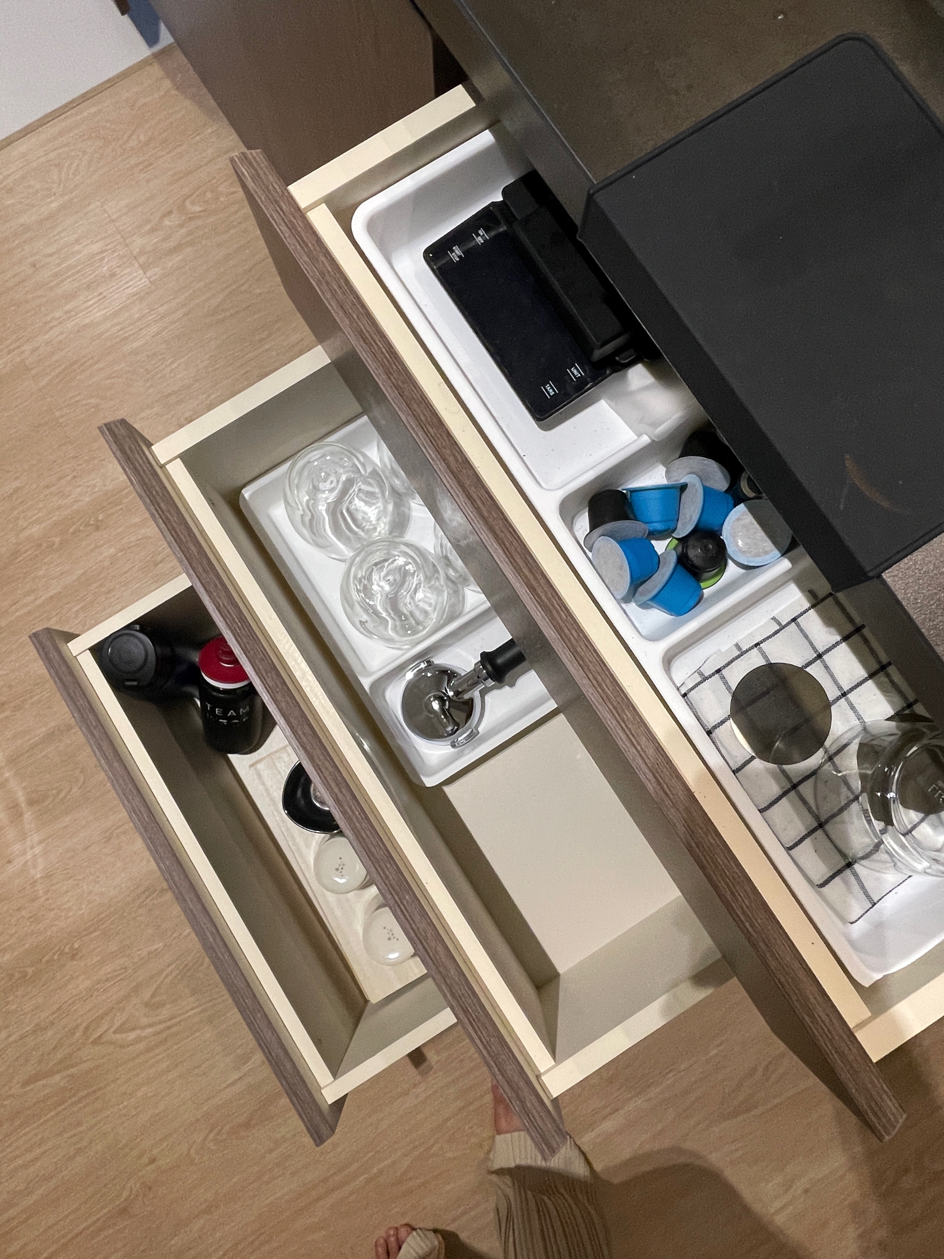 Kitchen Organisation: Mess Begone!