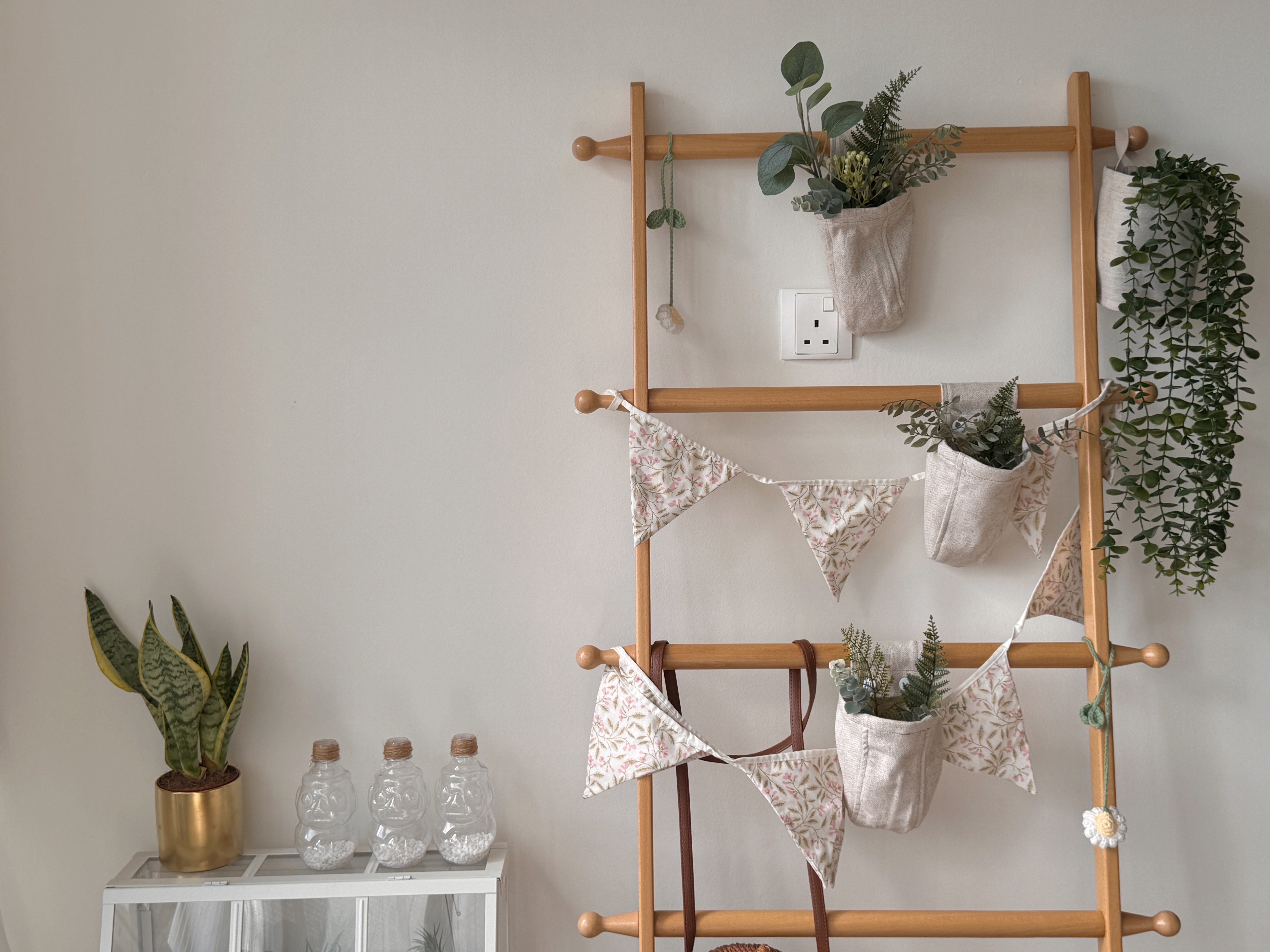 Want Plants but Worried About Pets & Black Thumbs? We've Got Tips!