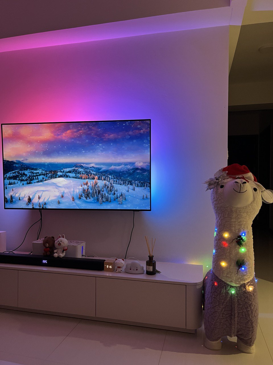 Whimsical-Holiday-Cheer:-Our-Unique-Alpaca-Christmas-Tree!