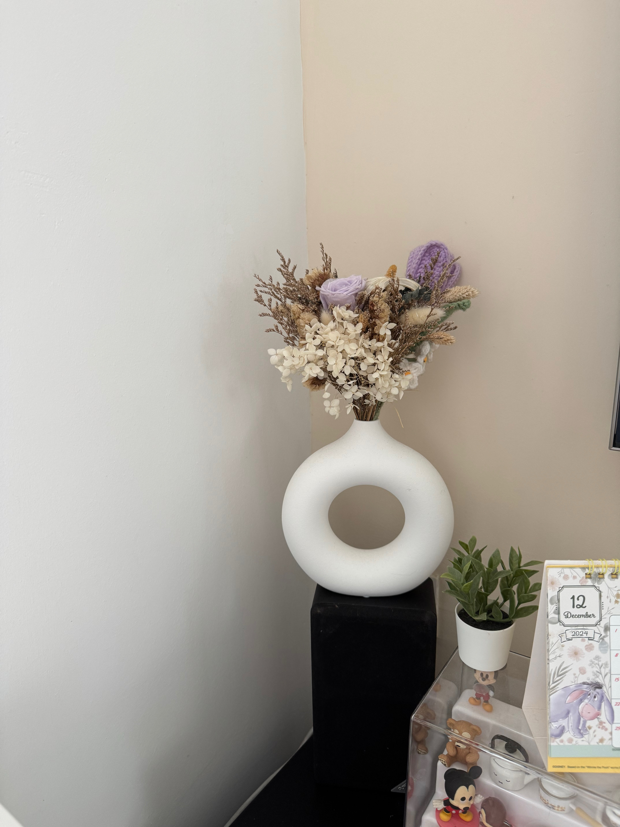 Placing-our-Faux-plants-that-you-need-to-spot-them!