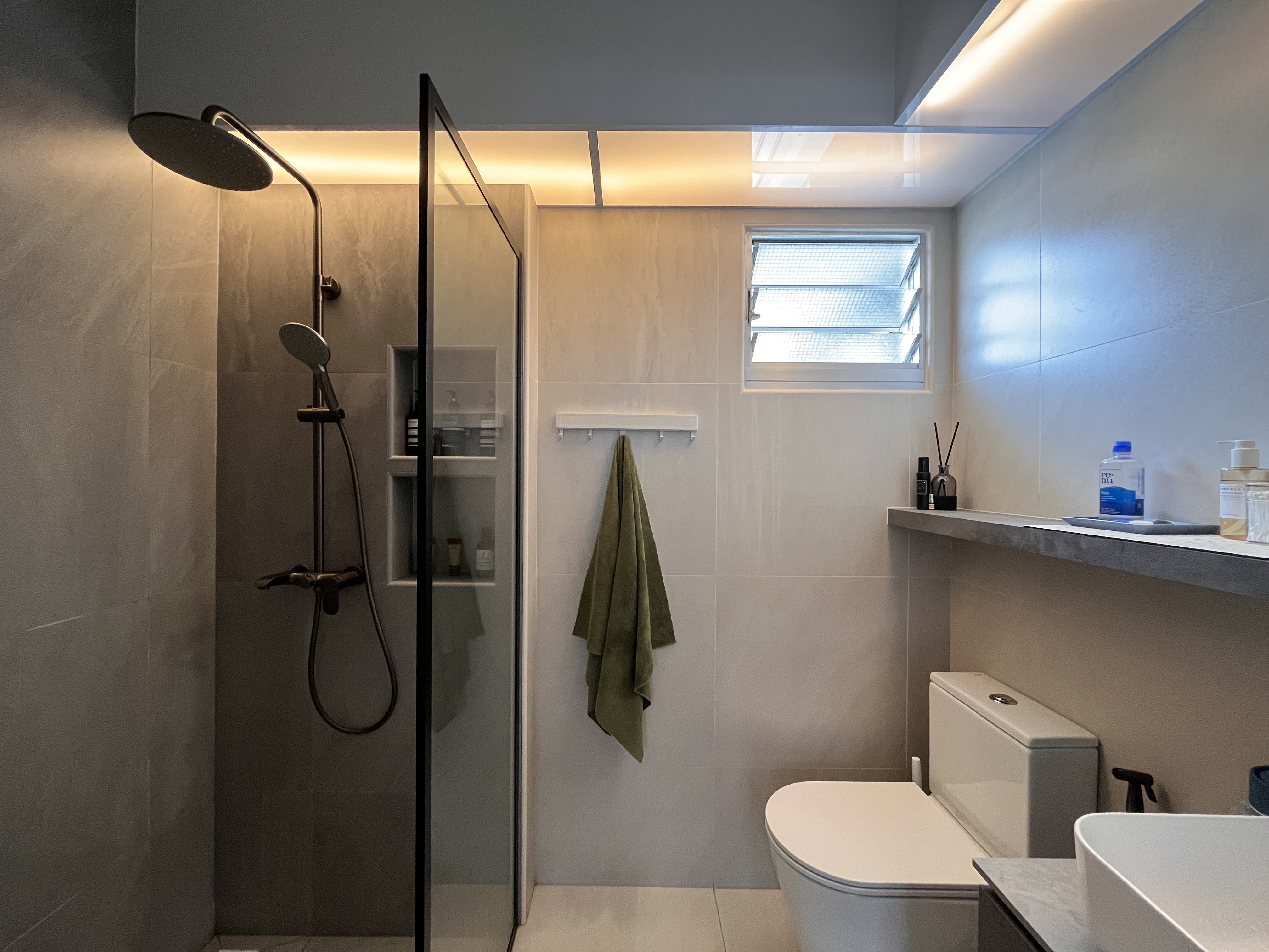 Dive into the $45K reno of our ocean-inspired 4-Room resale flat