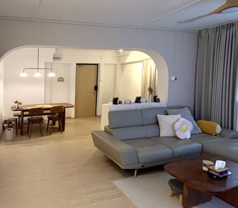 House Tour:  Heartwarming Cream Style Resale Haven