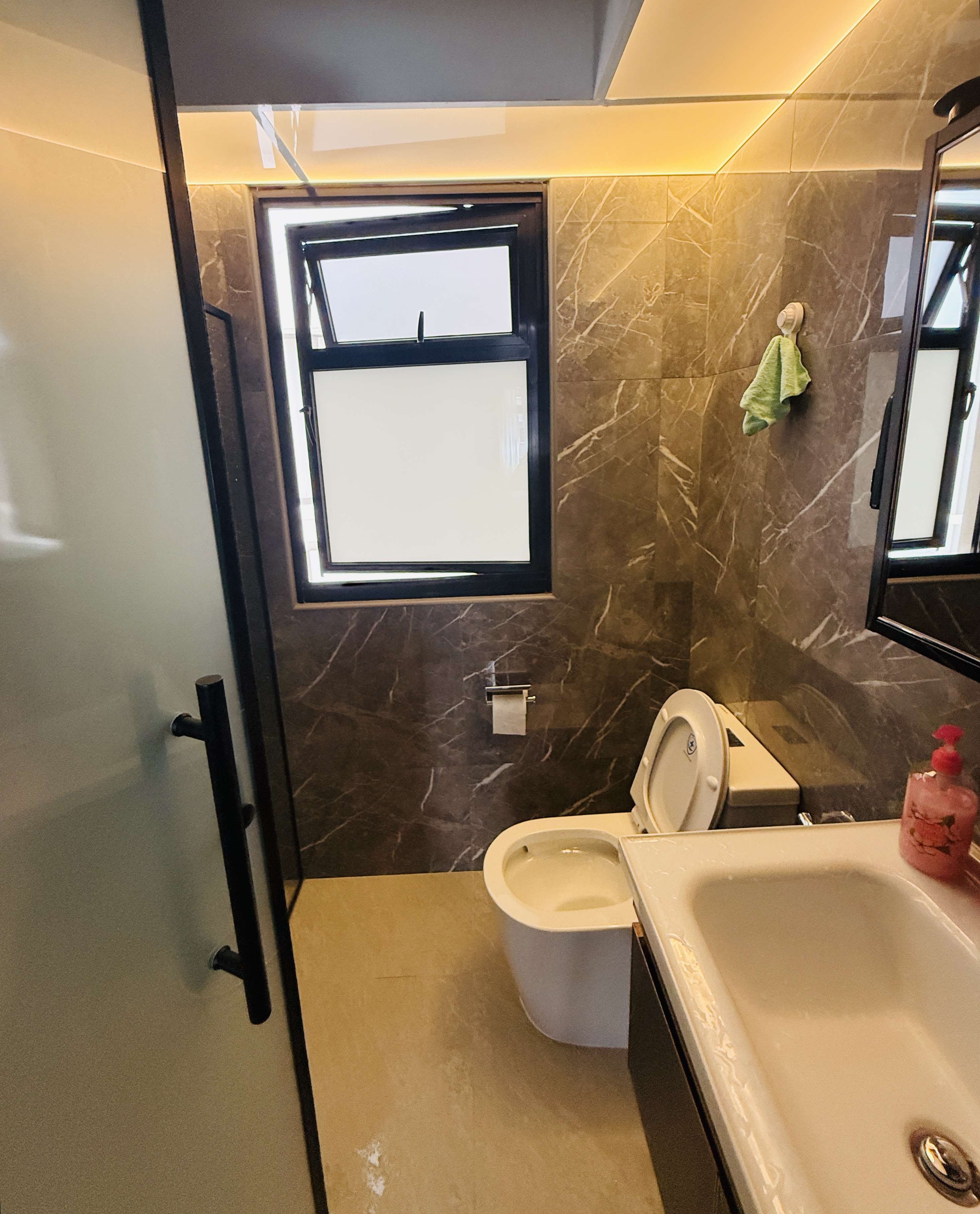 Into our $70K Reno Modern luxury Minimalist 5 room resales flat