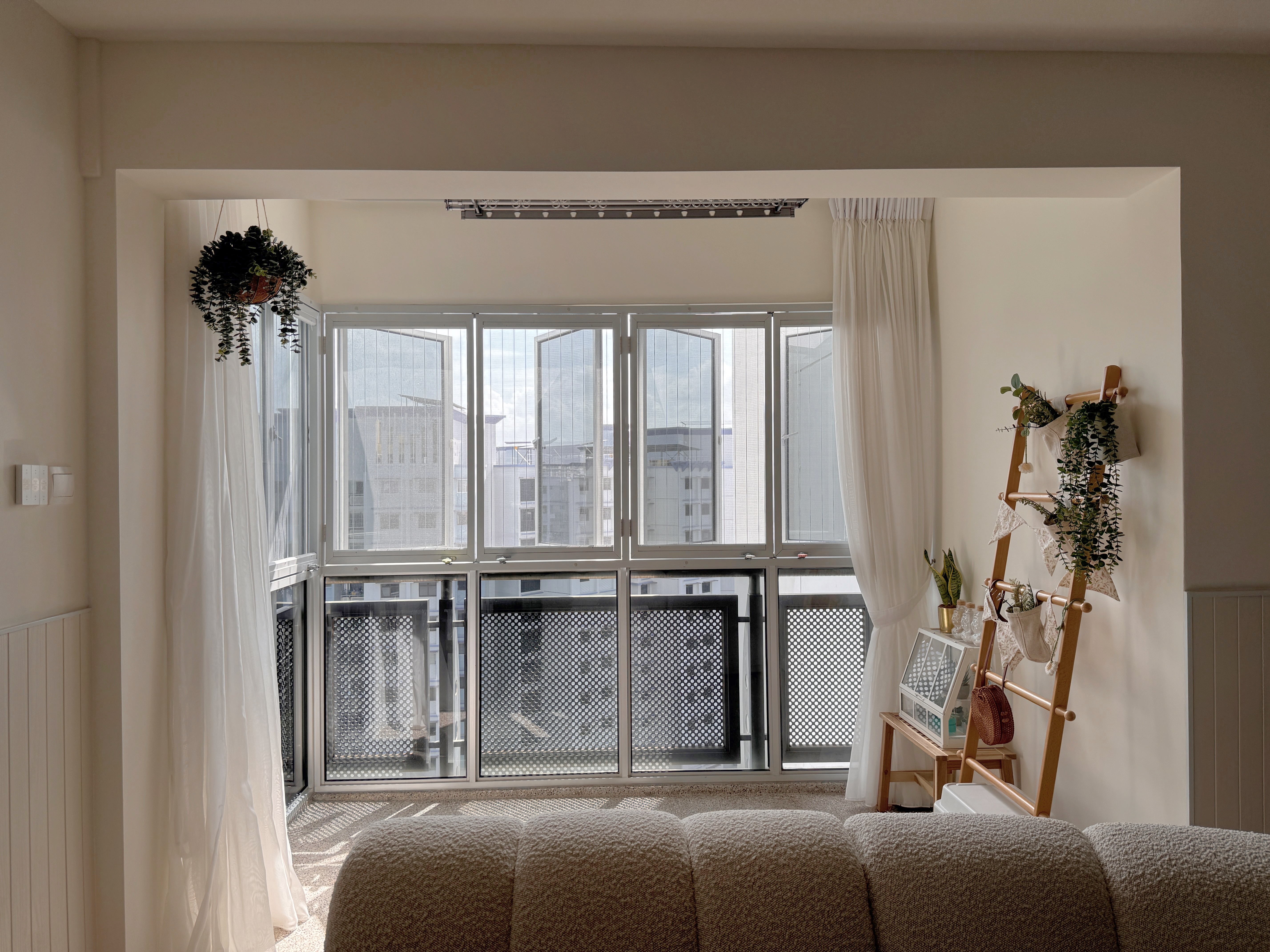 Pet-Proofing with Style: Tips for an Aesthetic, Cat-Friendly Home