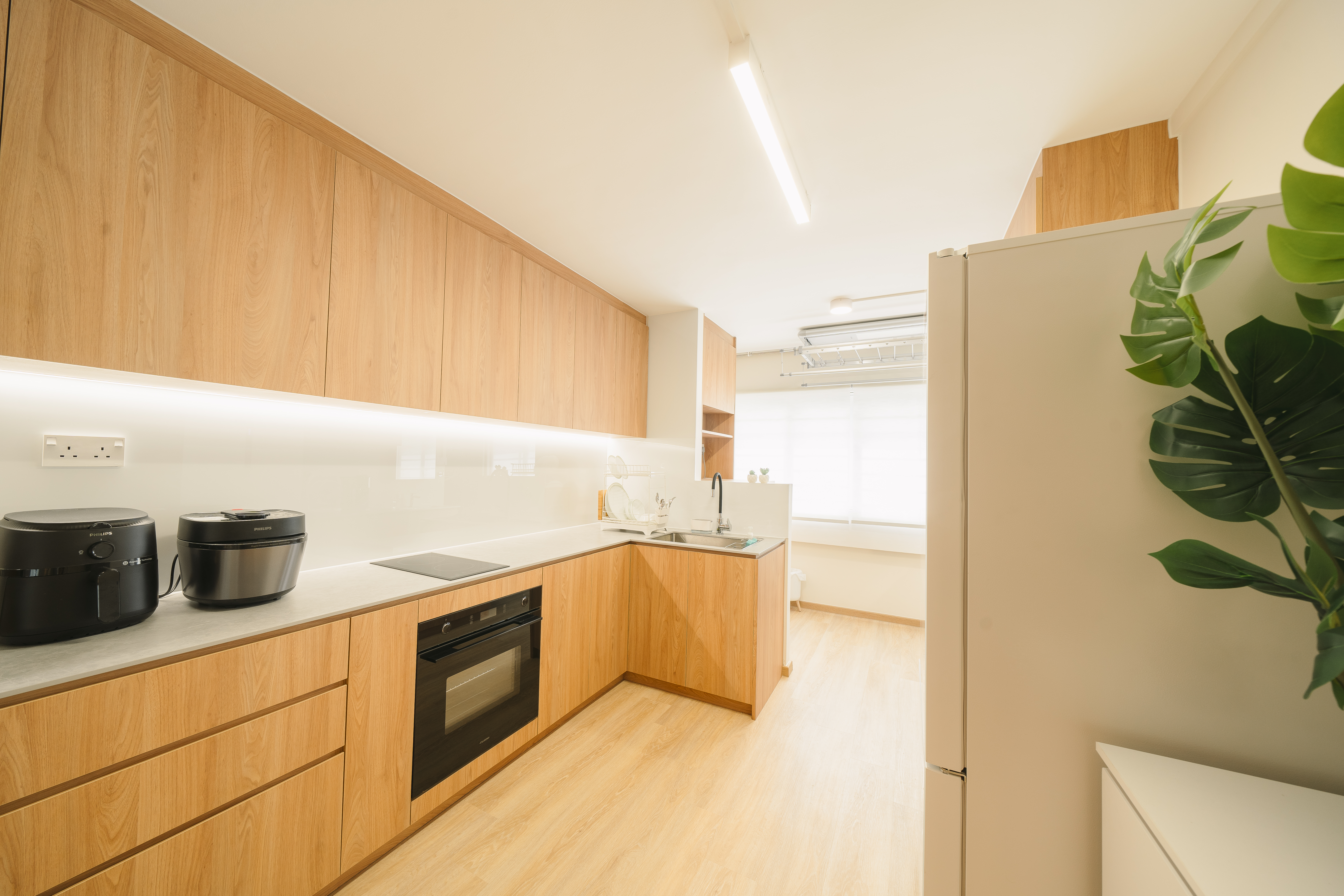 Simple and cosy revamp of old 2-br resale in scandi/minimalist style