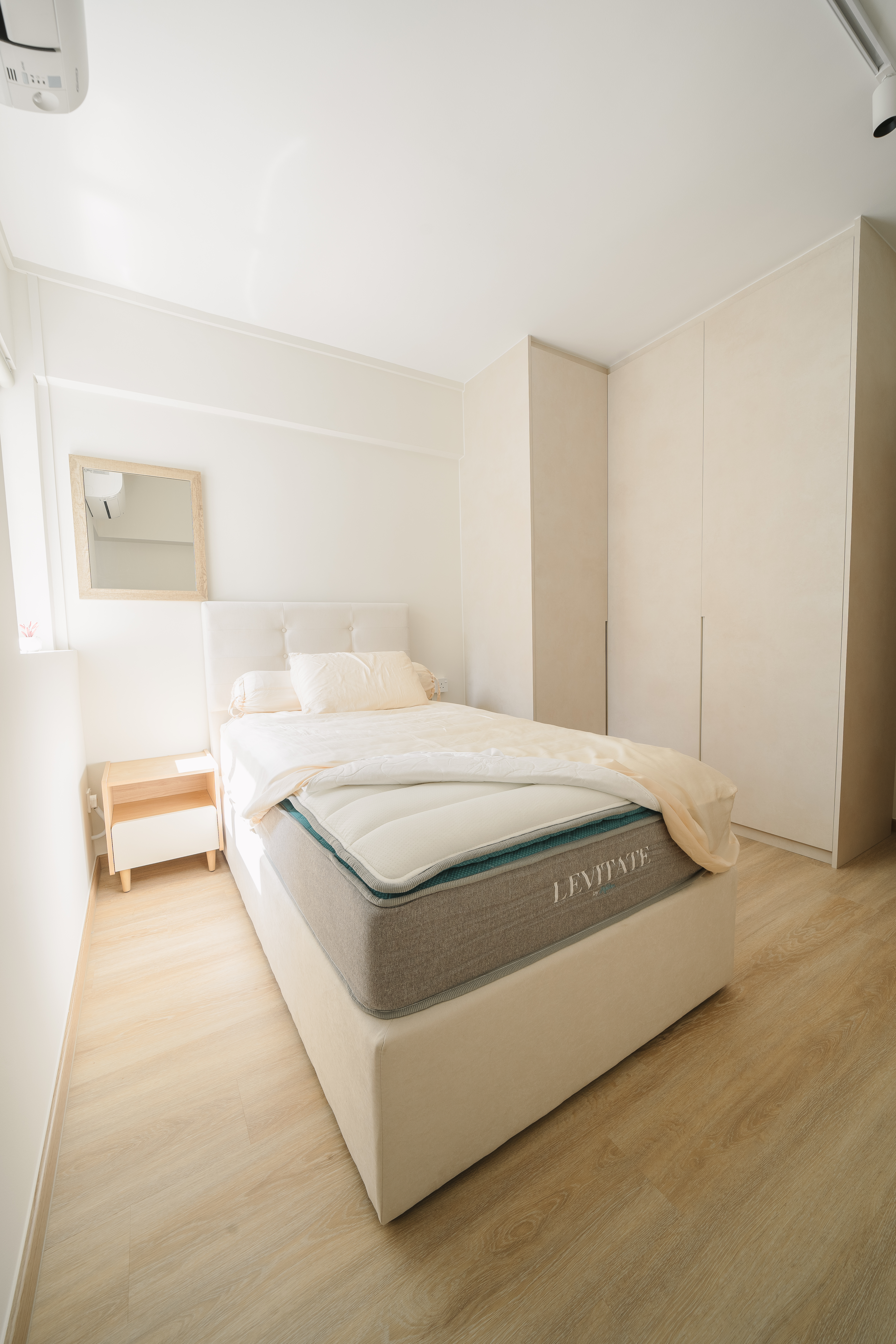 Simple and cosy revamp of old 2-br resale in scandi/minimalist style