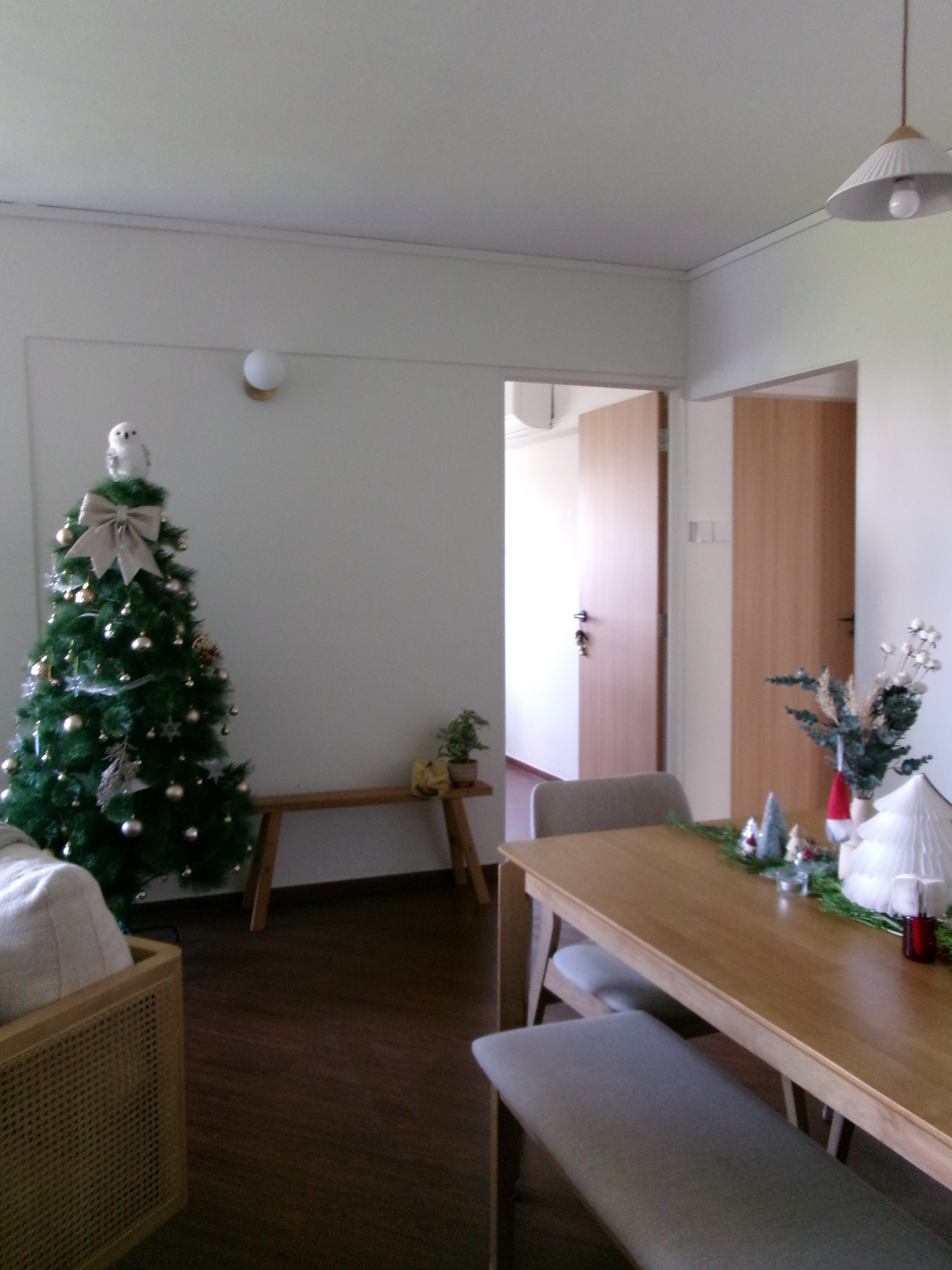 Home Tour - 🎄 edition: Warm & woody, a 4RM resale in Tampines 🪵🪴