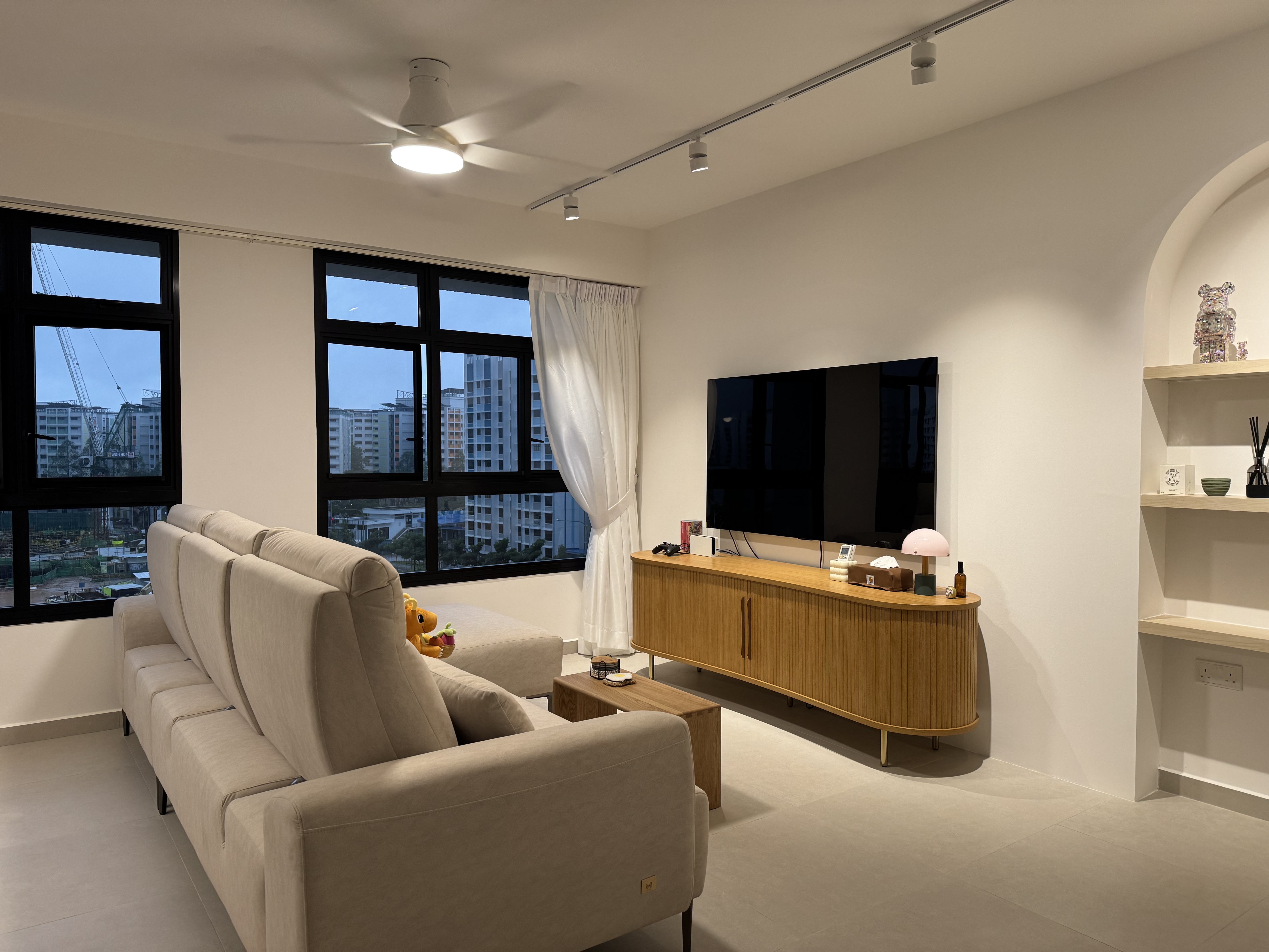 Our-Living-Room---Where-Minimalism-Meets-Tranquility