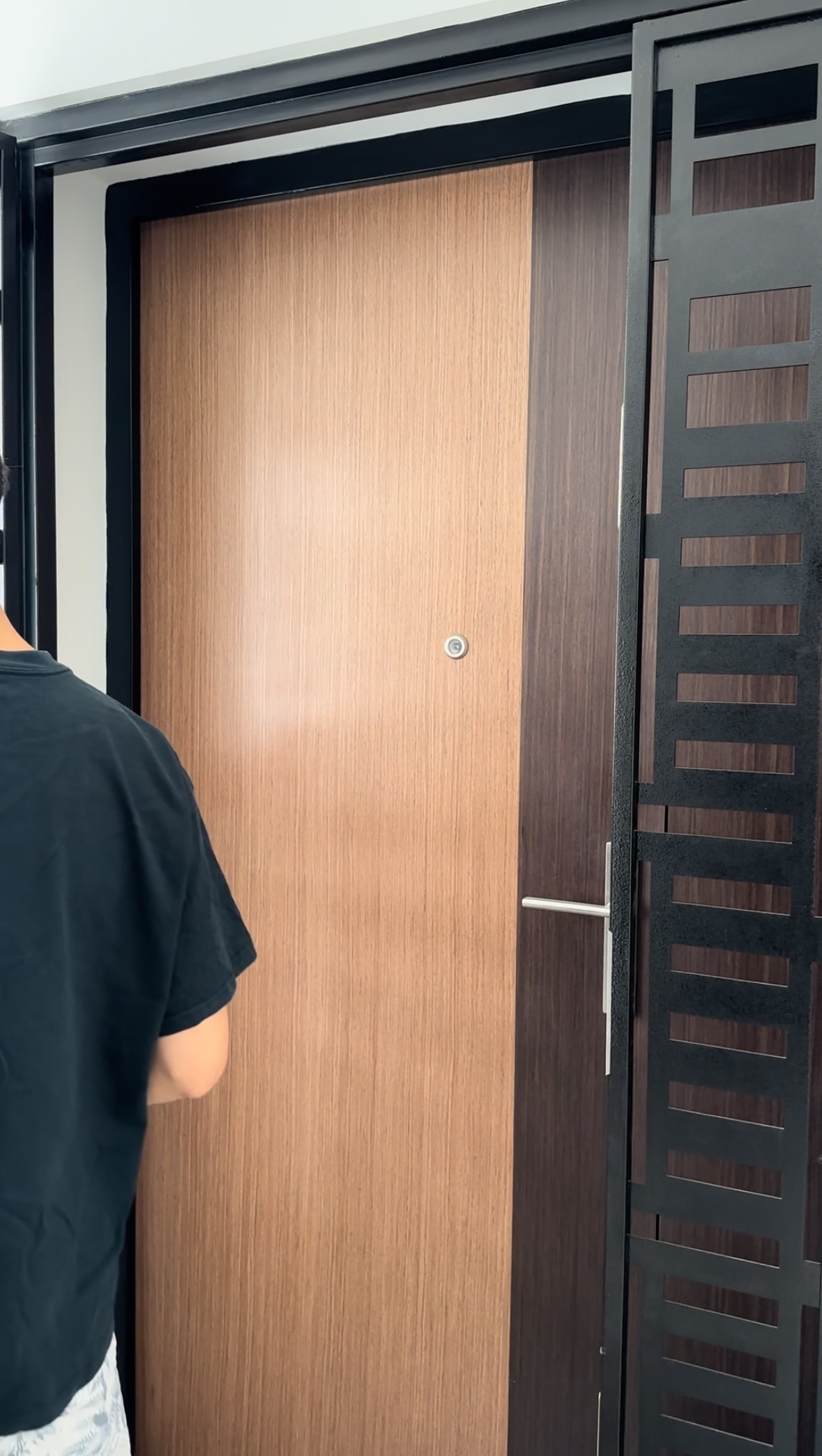 Before & After | Minimalist Entryway | Tampines